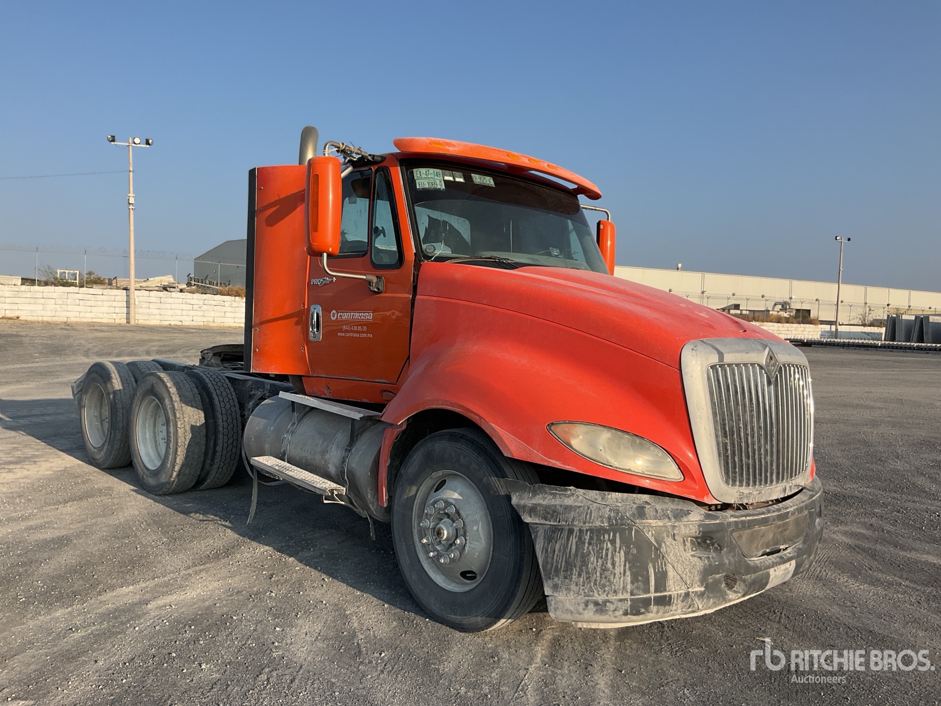 General Appearance with Bild, Ecke vorne rechts