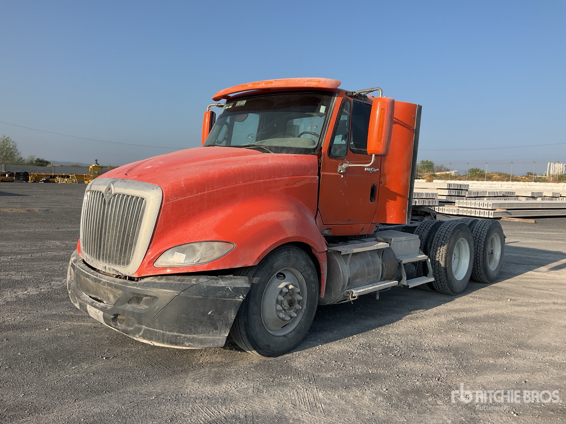 General Appearance with Bild, Ecke vorne links