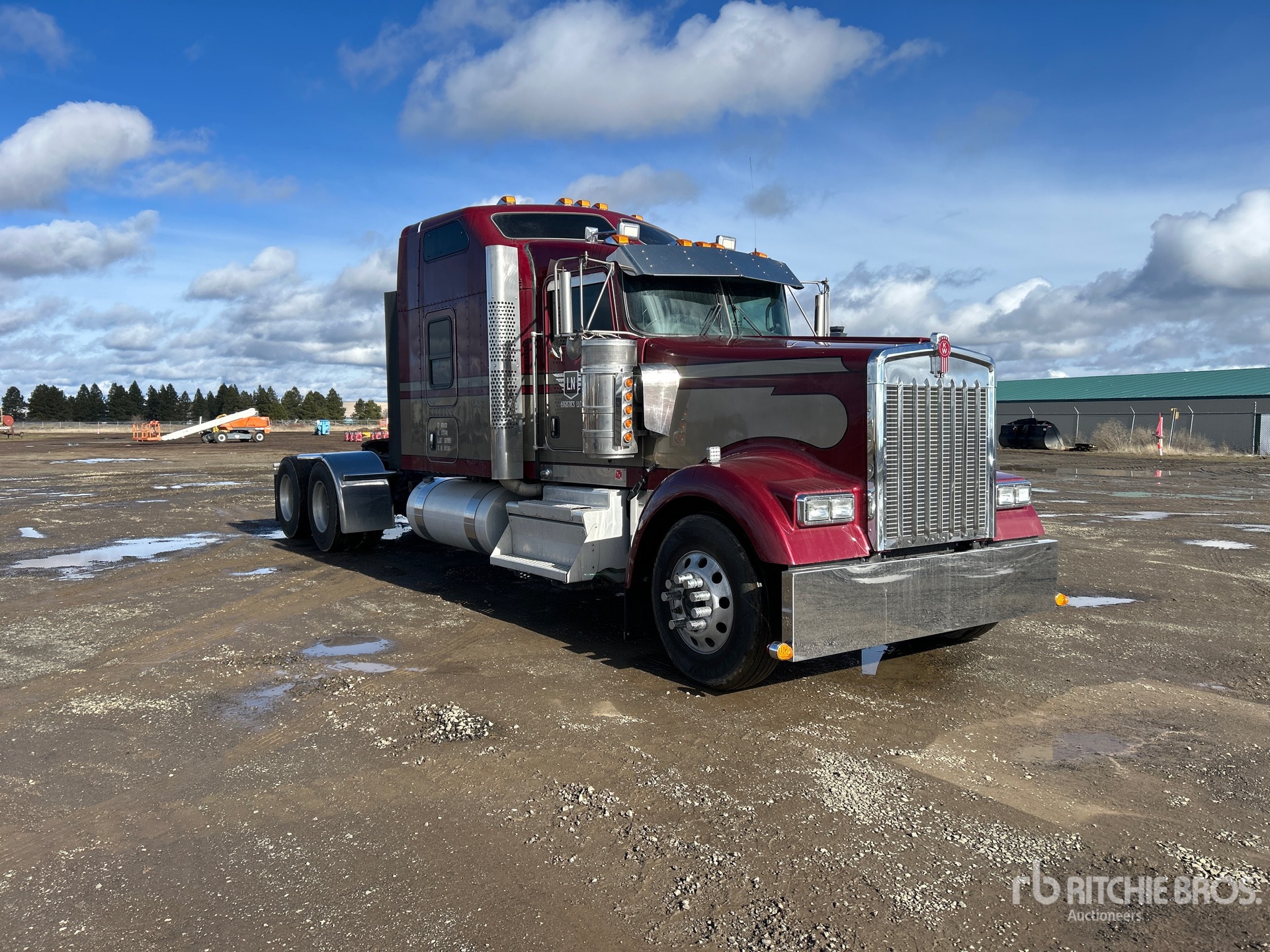 General Appearance with Picture, Right Front Corner