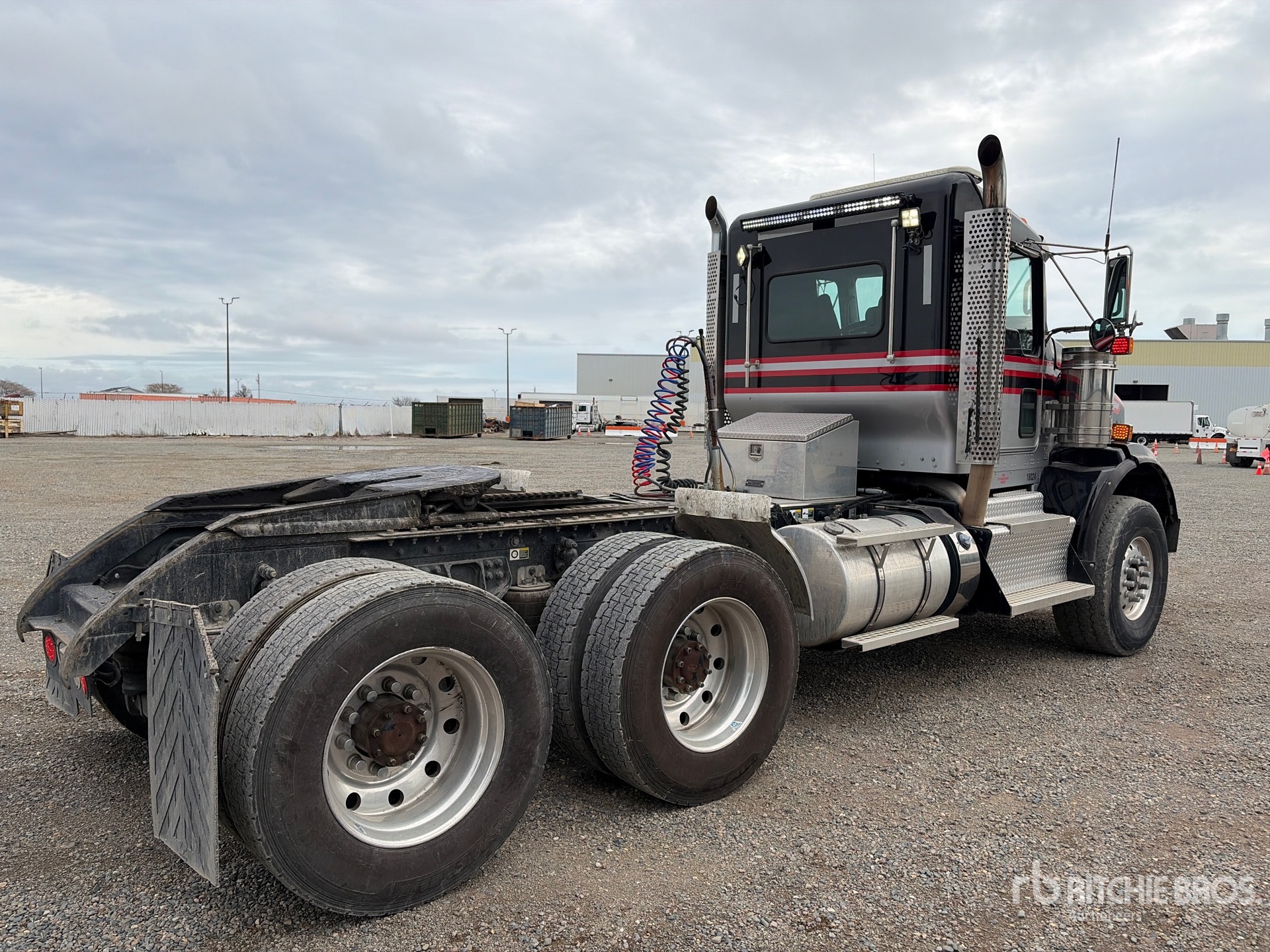 General Appearance with Imagen: esquina trasera derecha