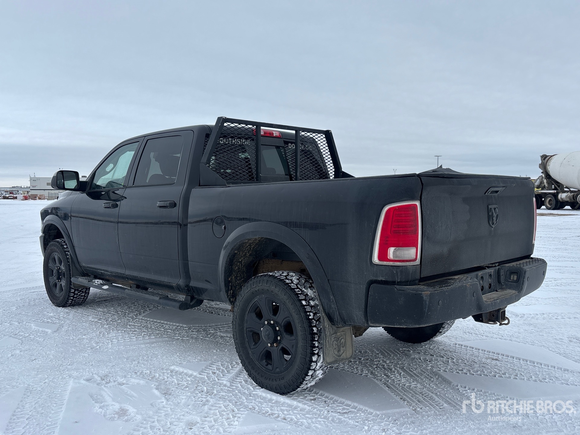 General Appearance with Bild, Ecke hinten links