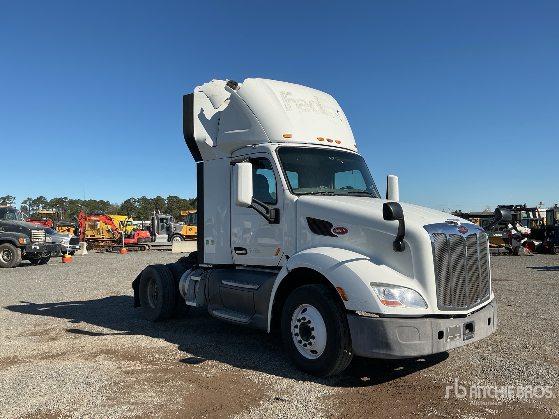 General Appearance with Picture, Right Front Corner