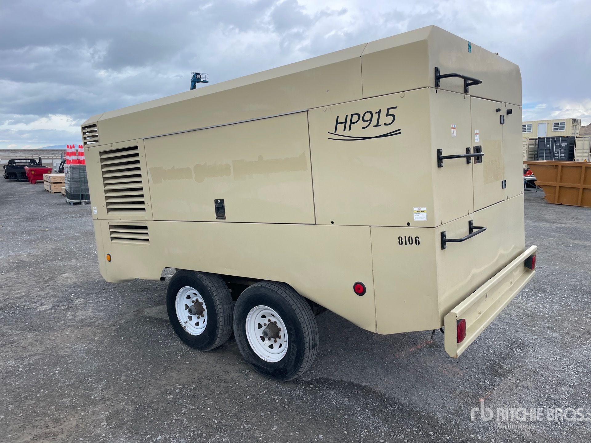 General Appearance with Bild, Ecke hinten links