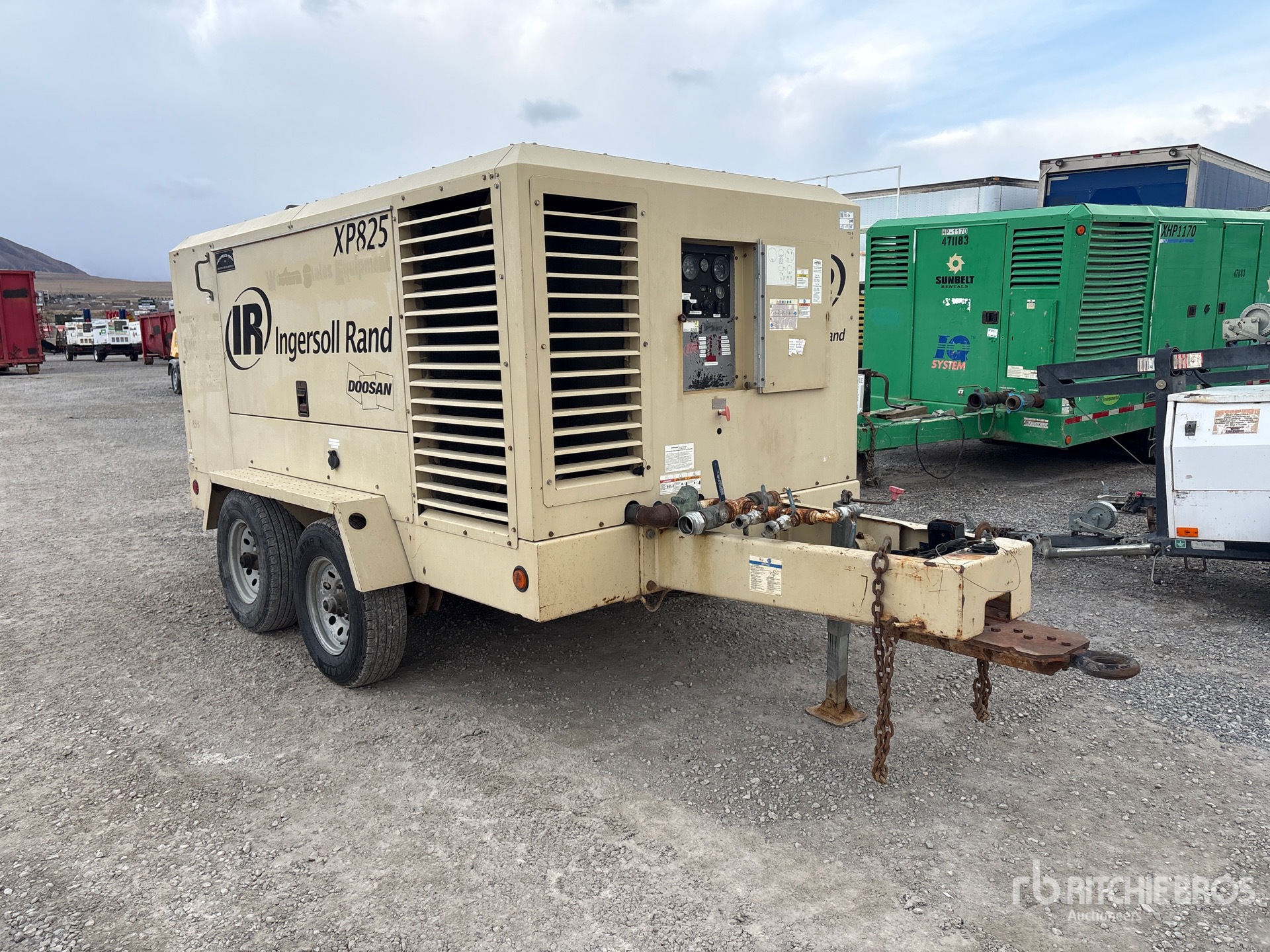 General Appearance with Bild, Ecke vorne rechts