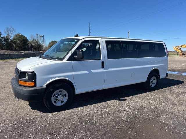 2016 Chevrolet Express 3500 Passenger Van 2016 Chevrolet Express 3500 Passenger Van