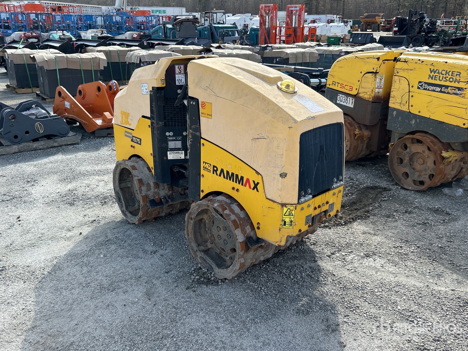 General Appearance with Picture, Right Front Corner