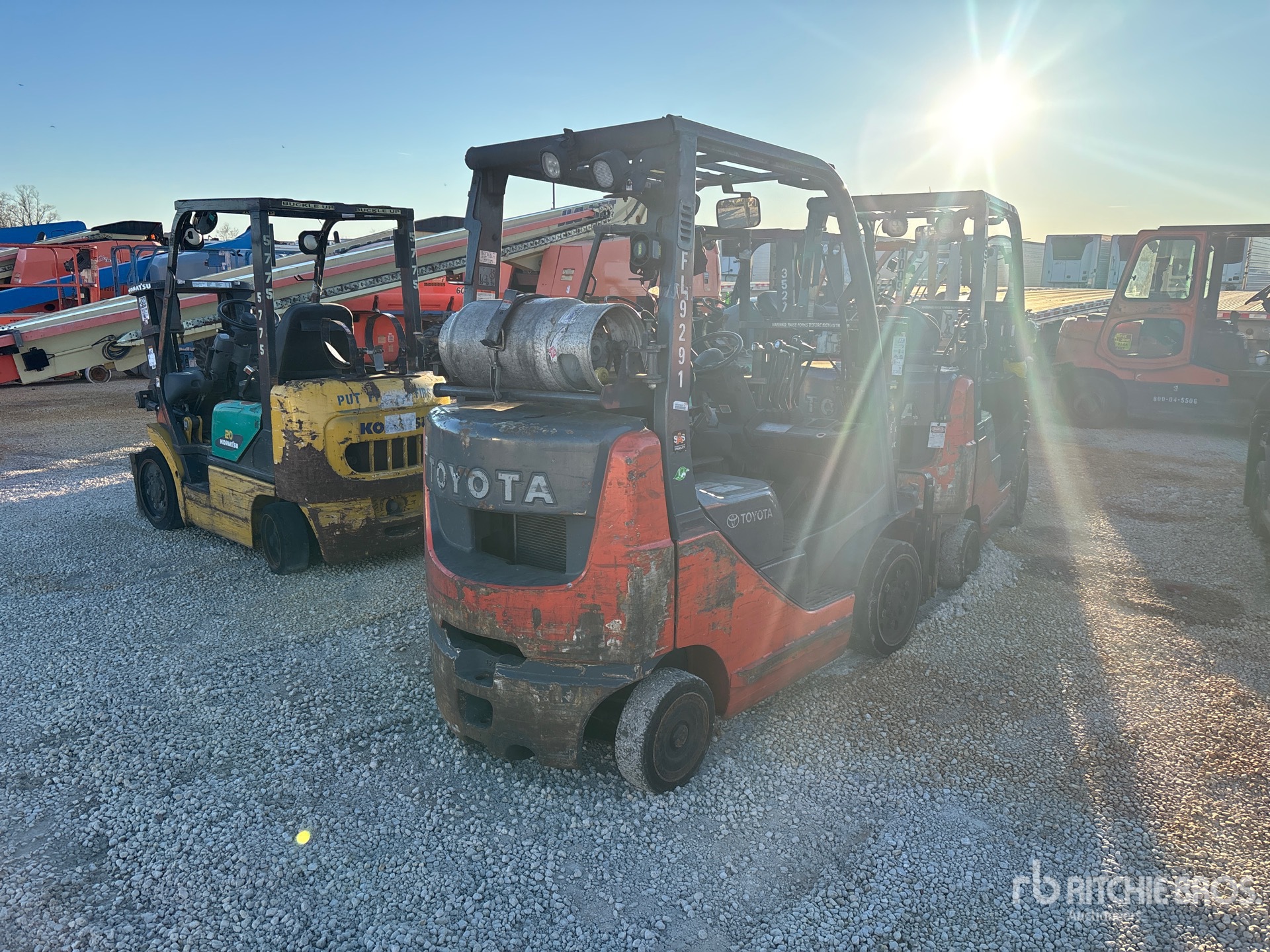 General Appearance with Foto, angolo anteriore sinistro