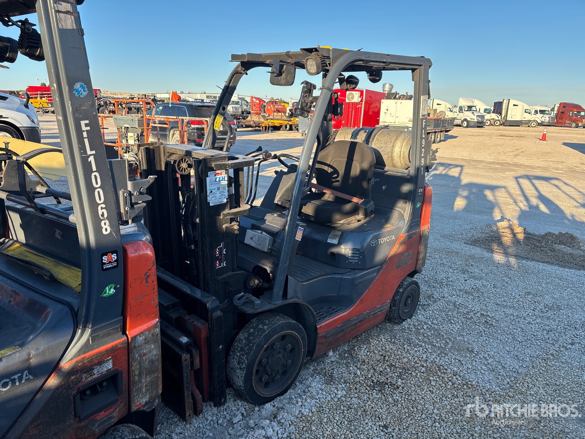 General Appearance with Foto, angolo anteriore sinistro