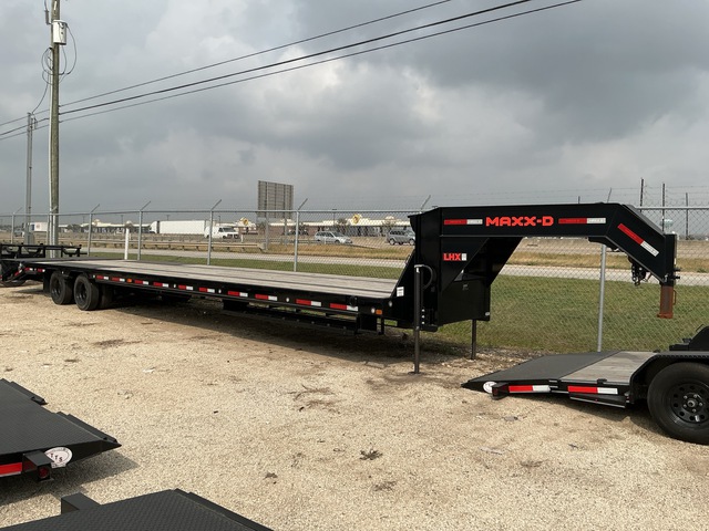 2024 Maxey MAXX-D LDX 40 ft T/A Gooseneck Equipment Trailer (Unused)