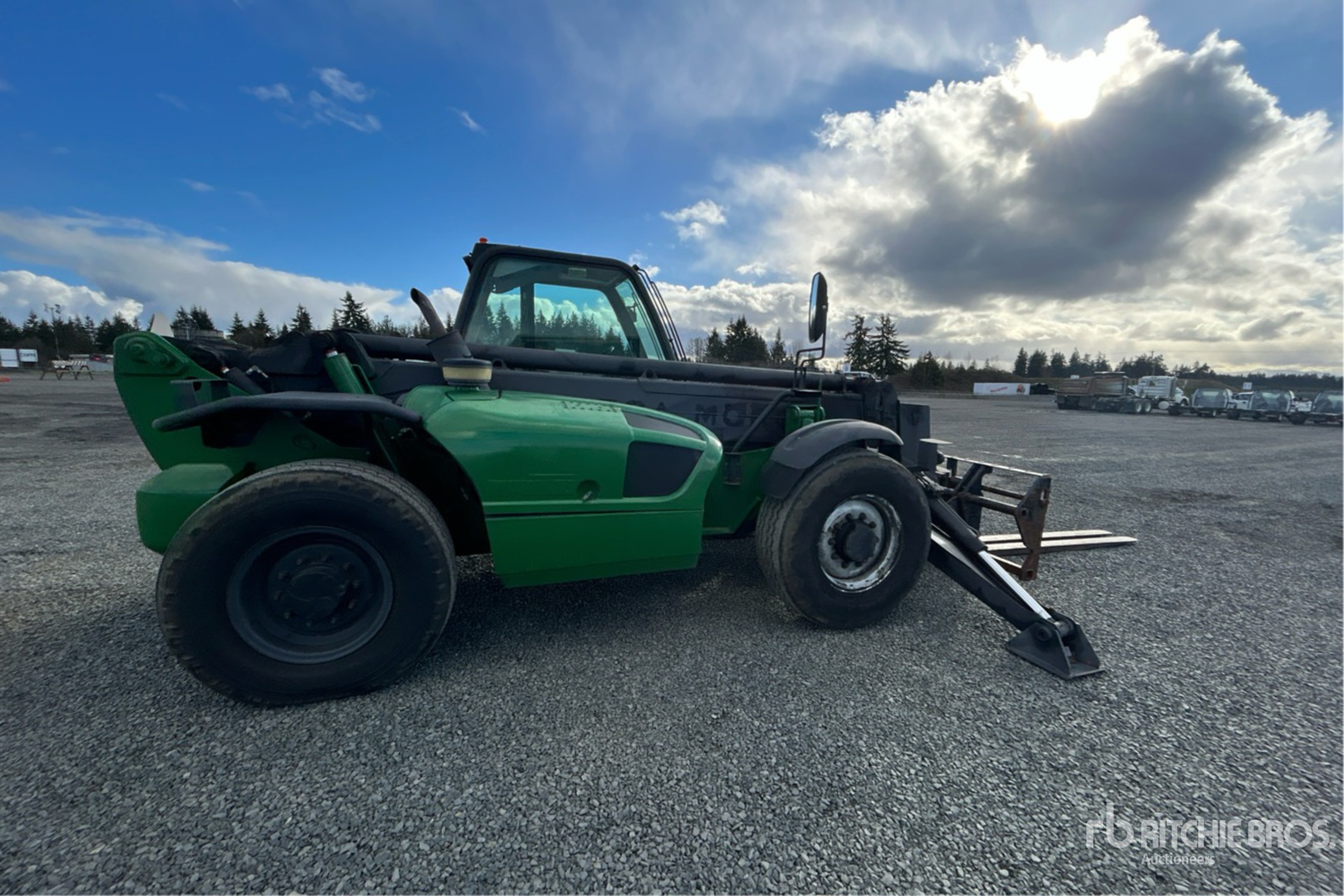 General Appearance with Picture, Right Rear Corner