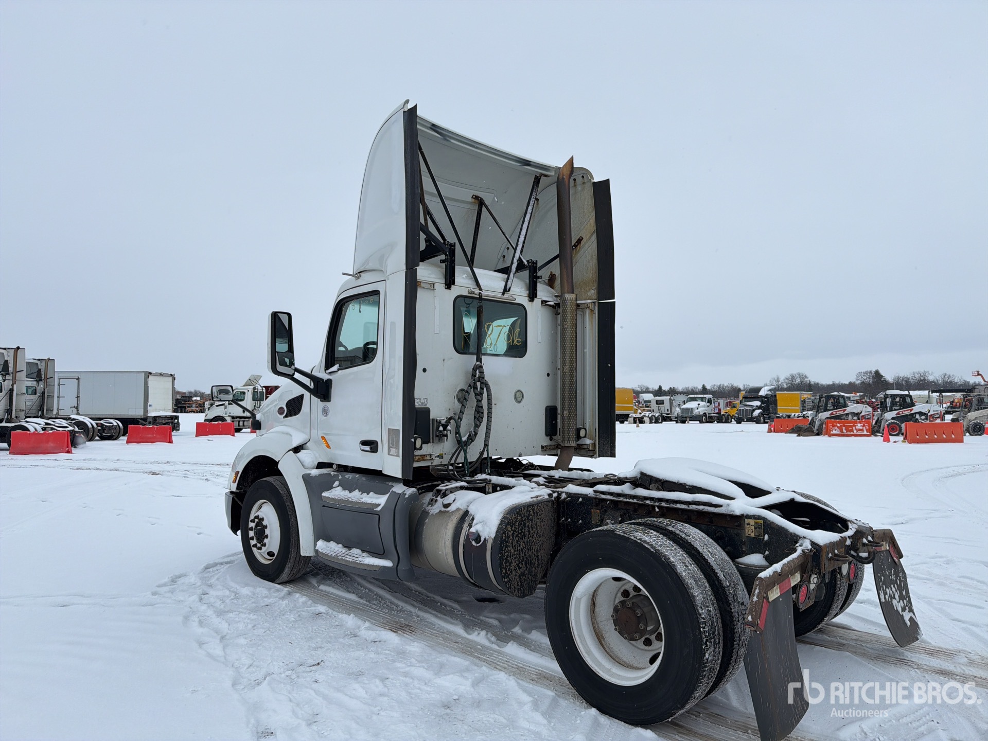 Aspect général with Image, coin arrière gauche