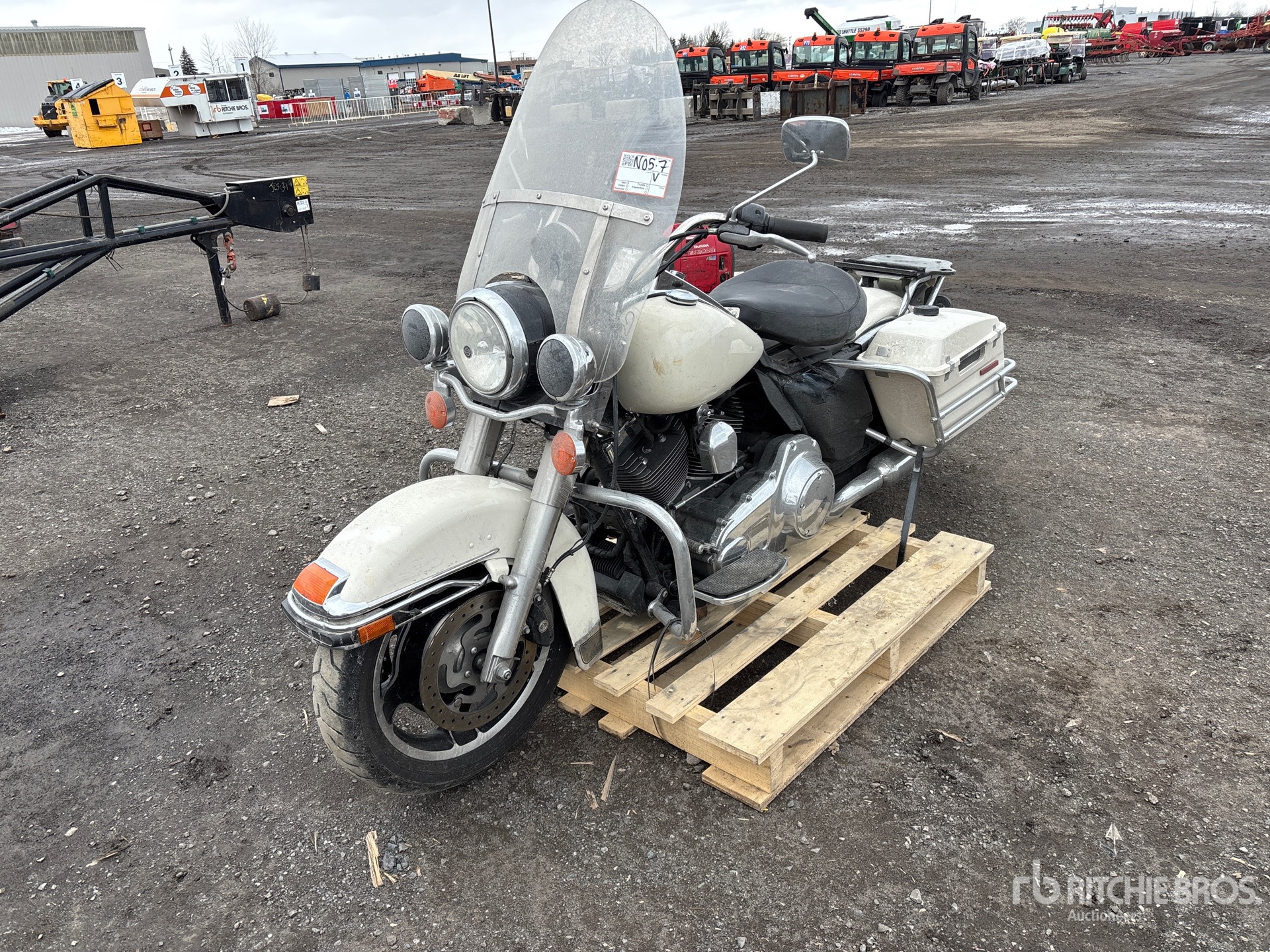 General Appearance with Picture, Left Front Corner