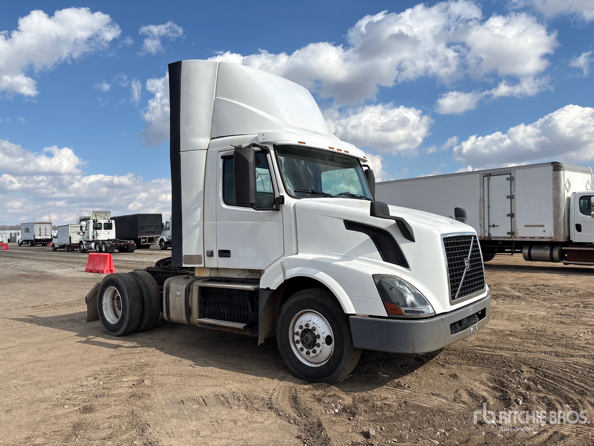 General Appearance with Bild, Ecke vorne rechts