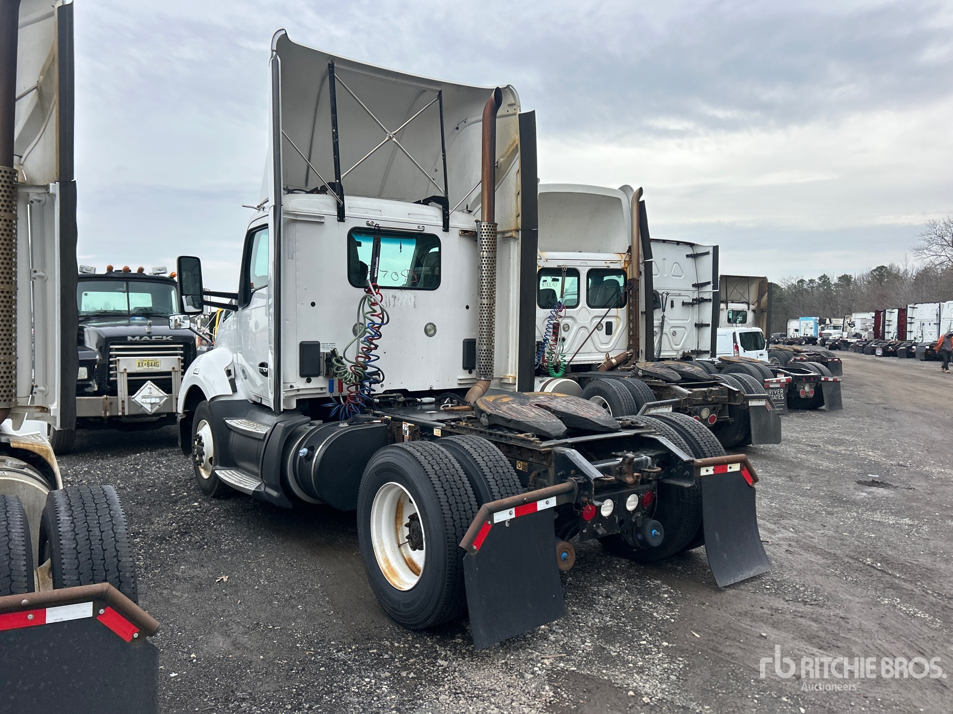 General Appearance with Imagen: esquina trasera izquierda