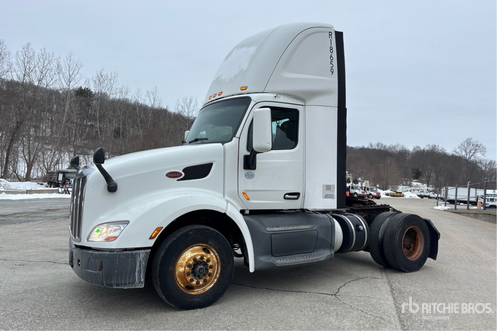 General Appearance with Picture, Left Front Corner