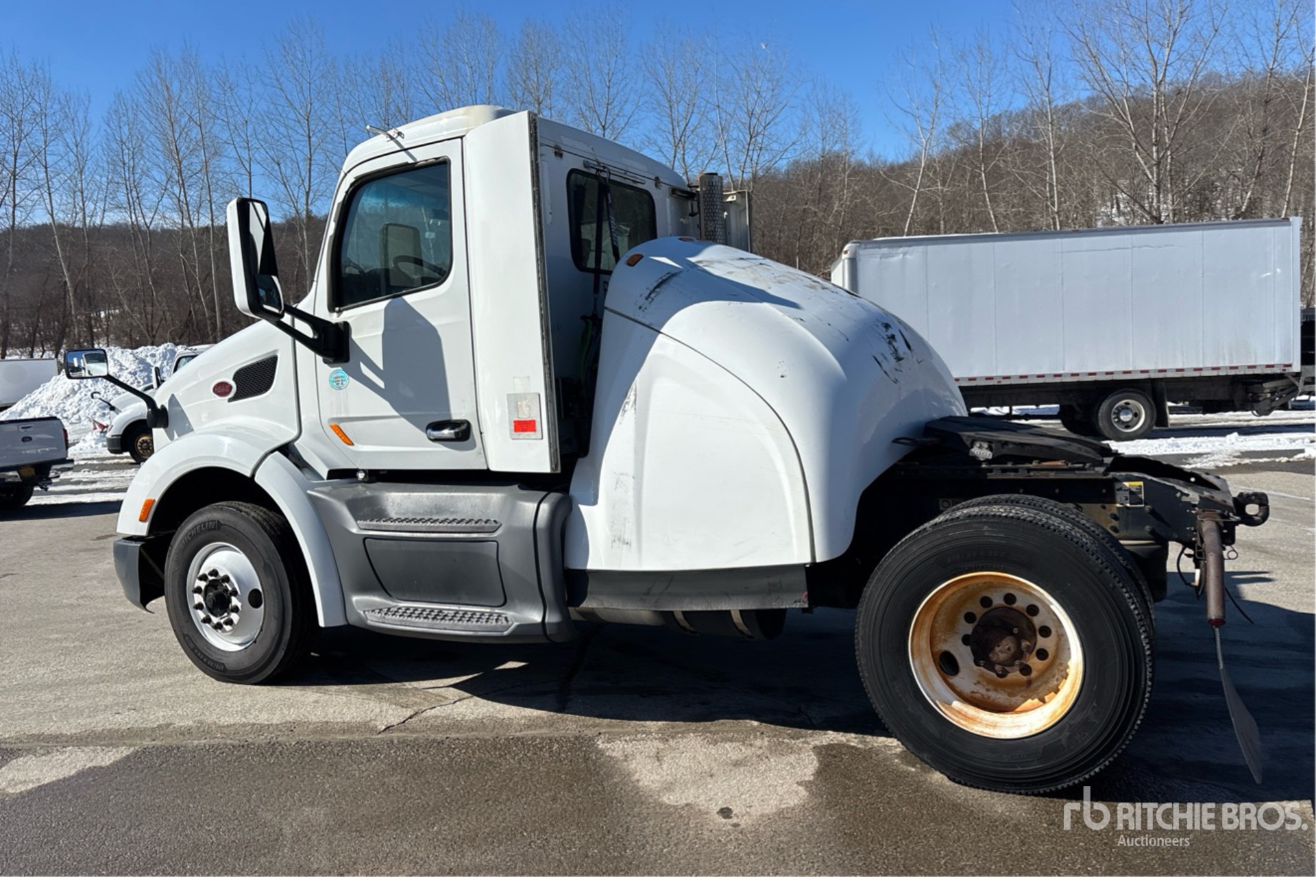 General Appearance with Bild, Ecke hinten links