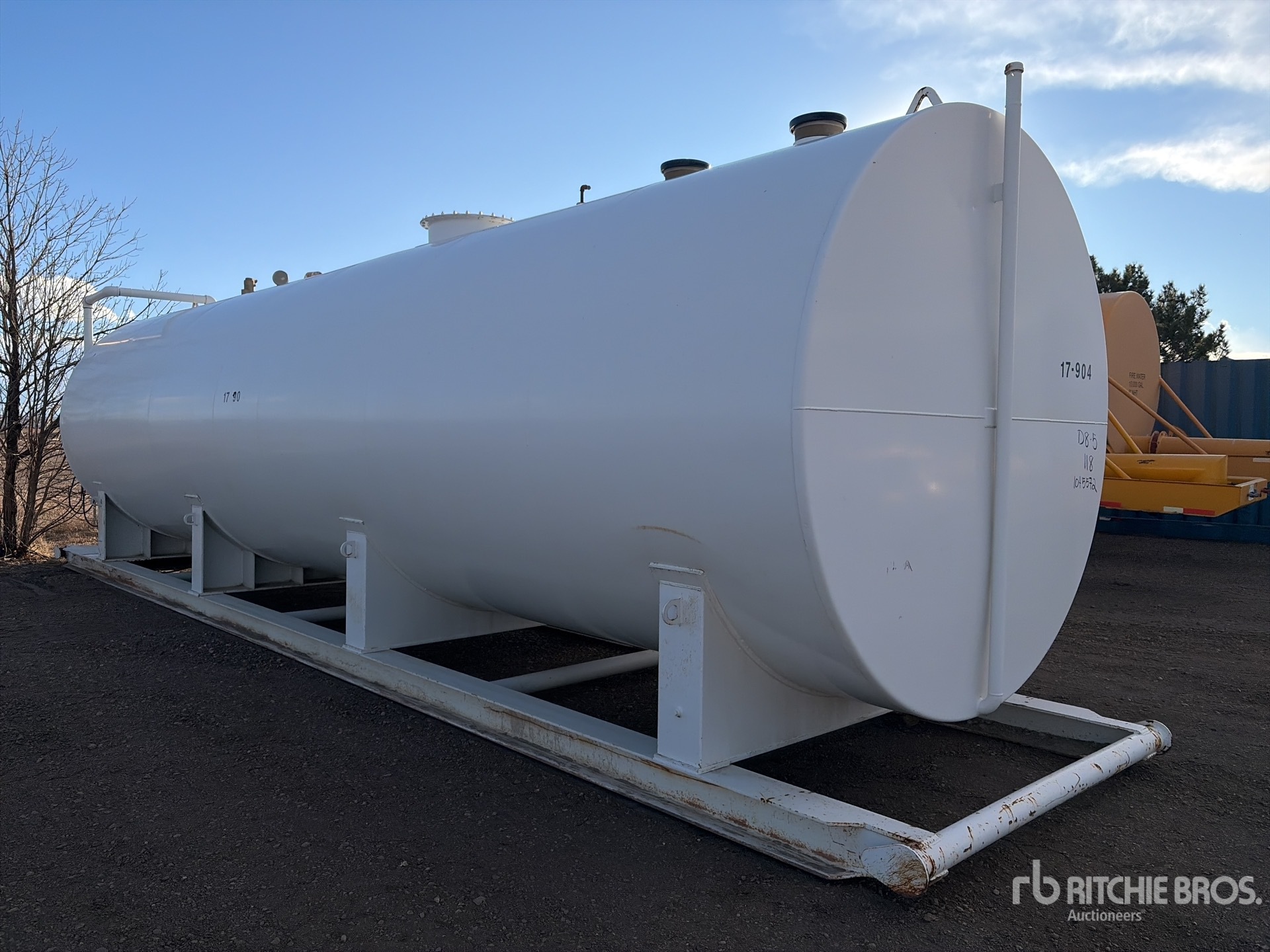 General Appearance with Bild, Ecke vorne rechts