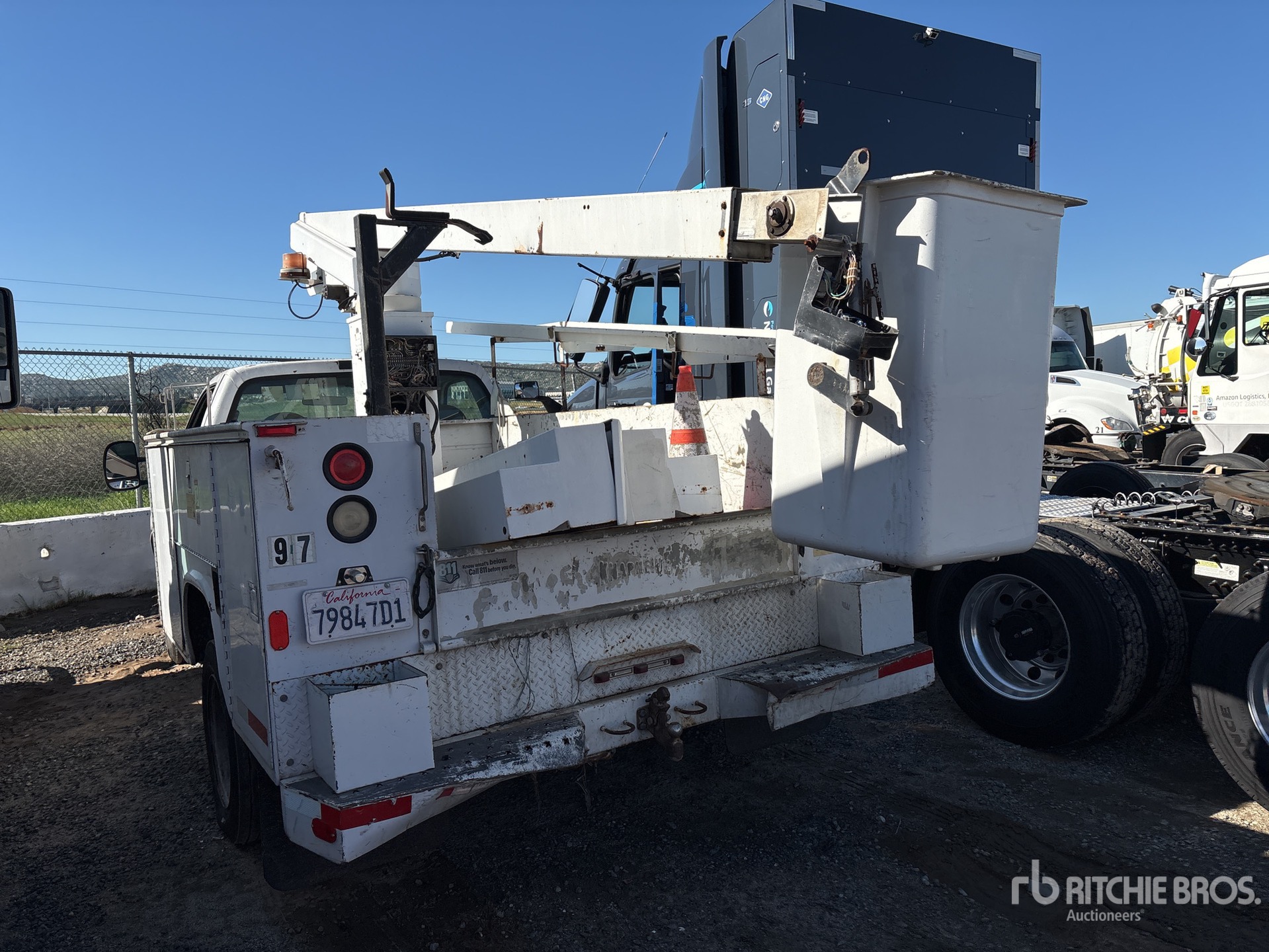 General Appearance with Foto, angolo posteriore sinistro