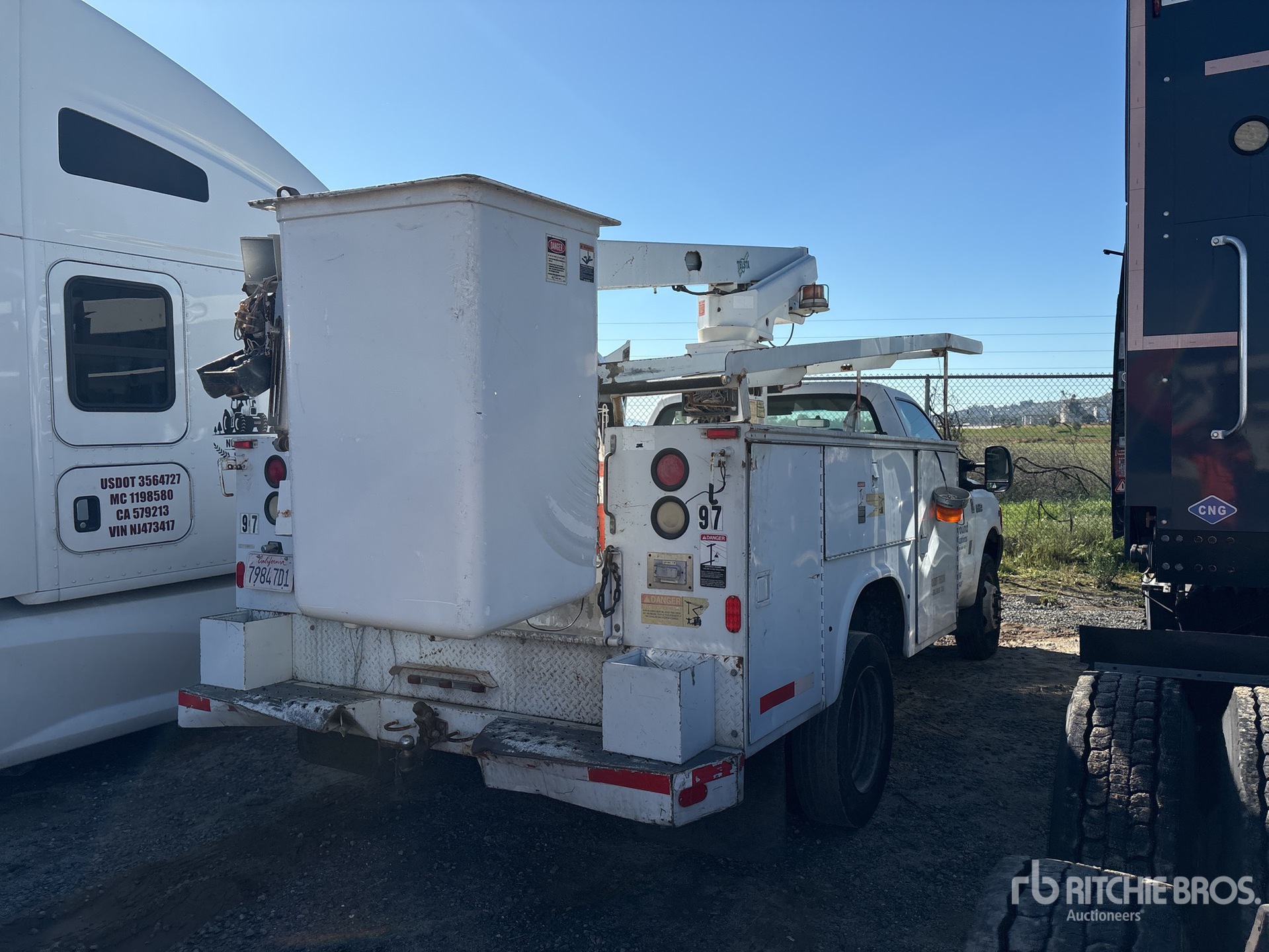 General Appearance with Foto, angolo anteriore sinistro