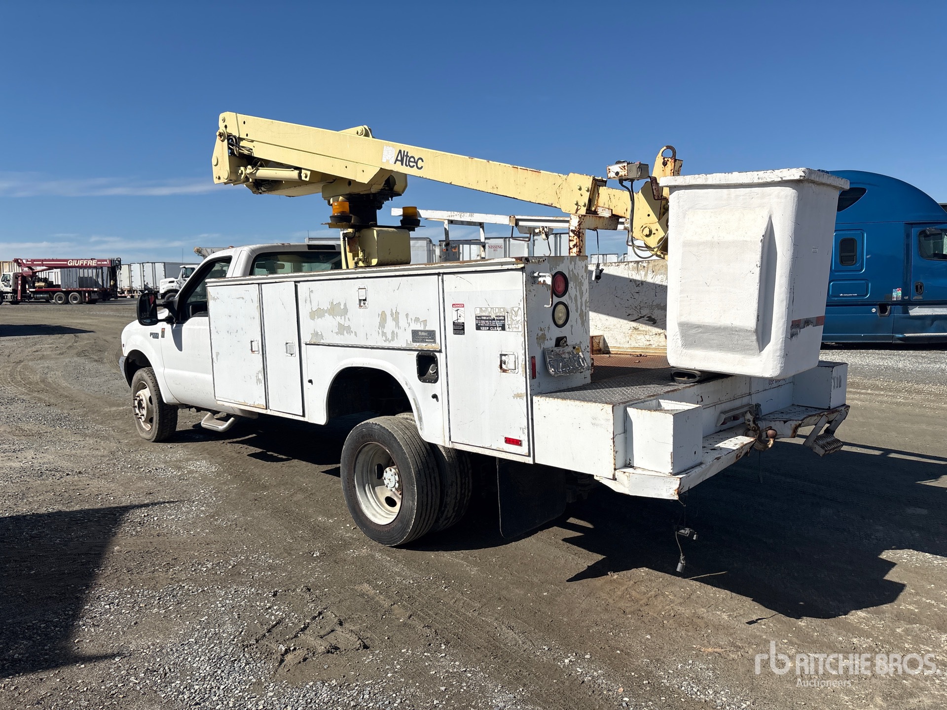 Aspect général with Image, coin arrière gauche