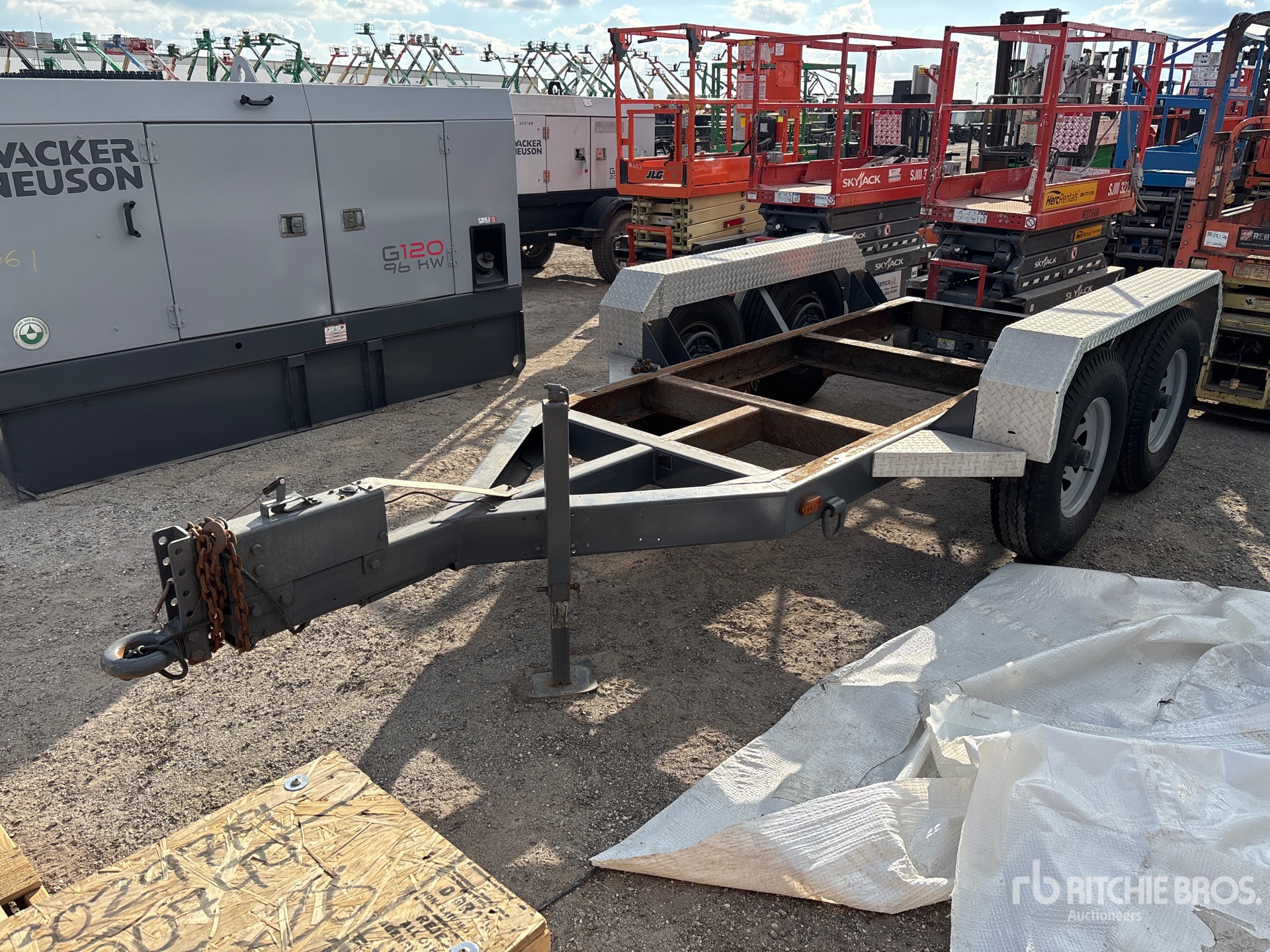 General Appearance with Featured Photo