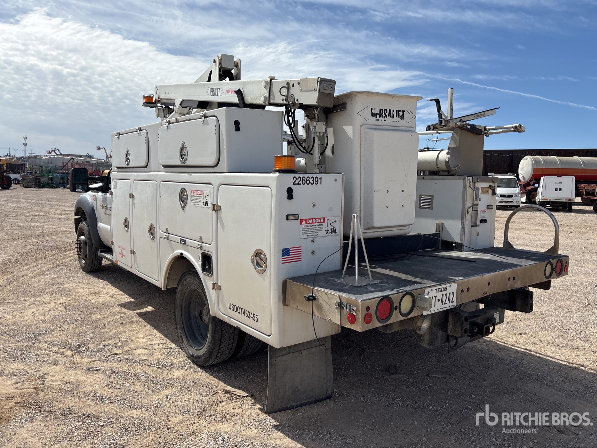 General Appearance with Foto, angolo posteriore sinistro