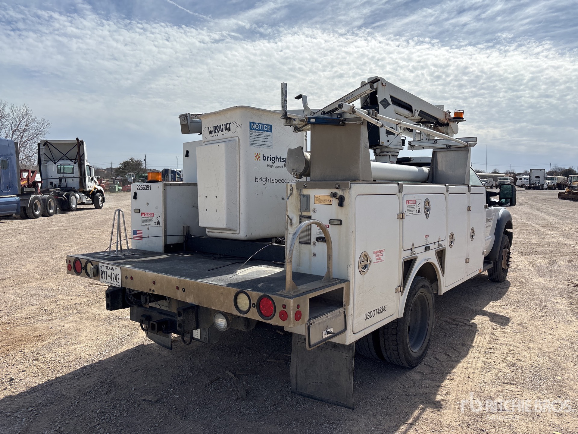 General Appearance with Foto, angolo anteriore sinistro