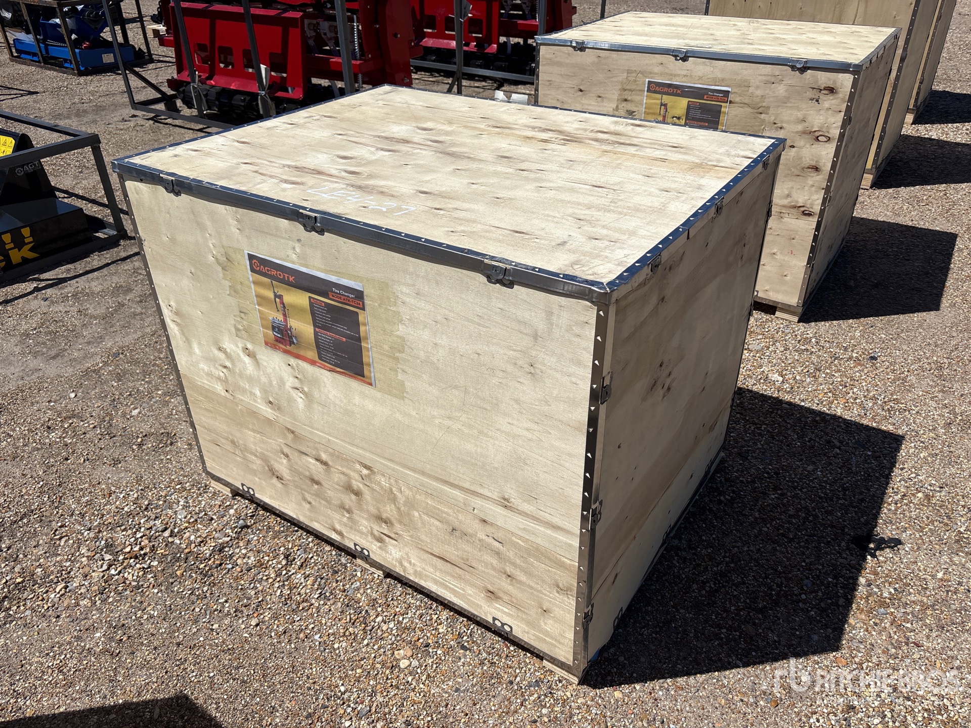 General Appearance with Picture, Left Front Corner