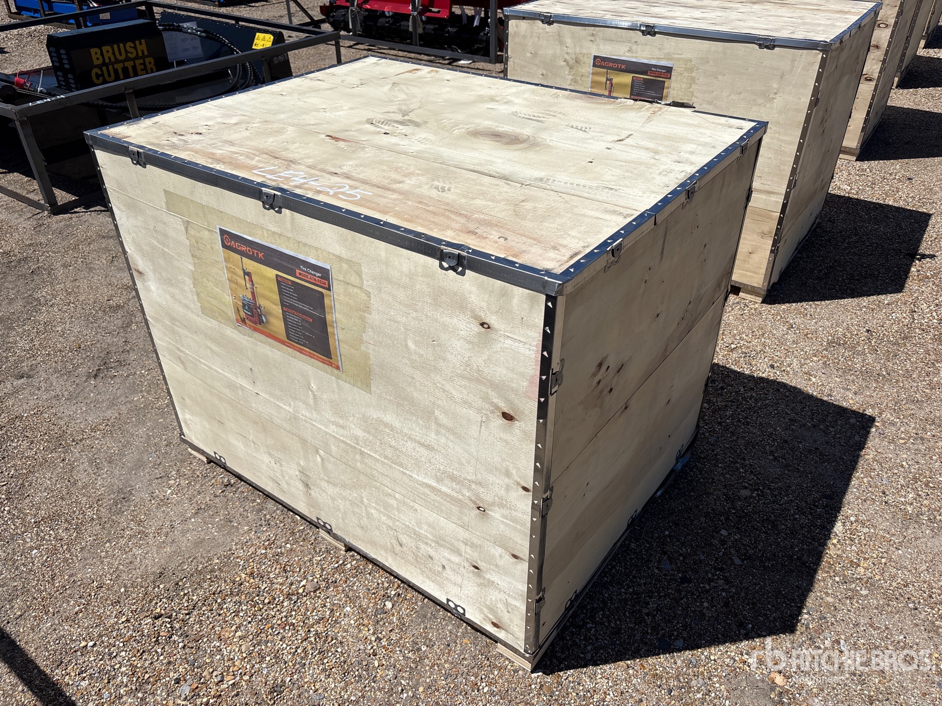 General Appearance with Picture, Left Front Corner