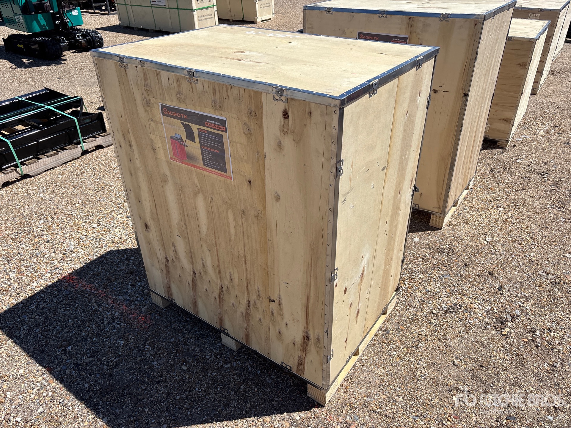 General Appearance with Picture, Left Front Corner