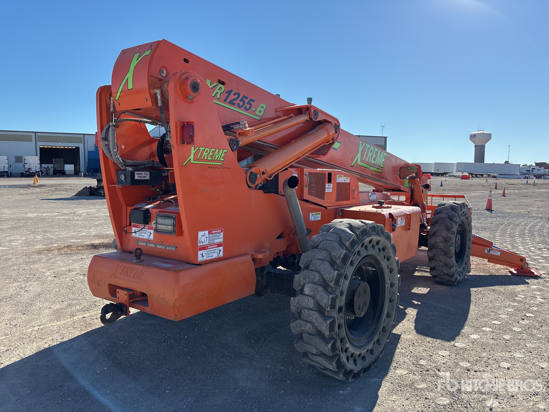 General Appearance with Picture, Right Rear Corner