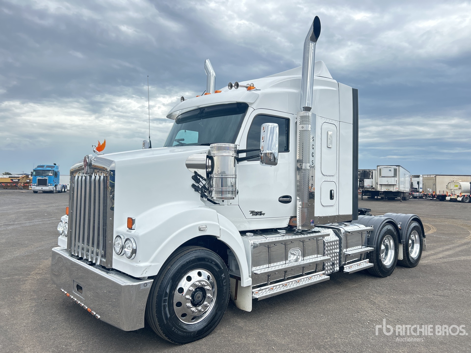 General Appearance with Picture, Right Front Corner