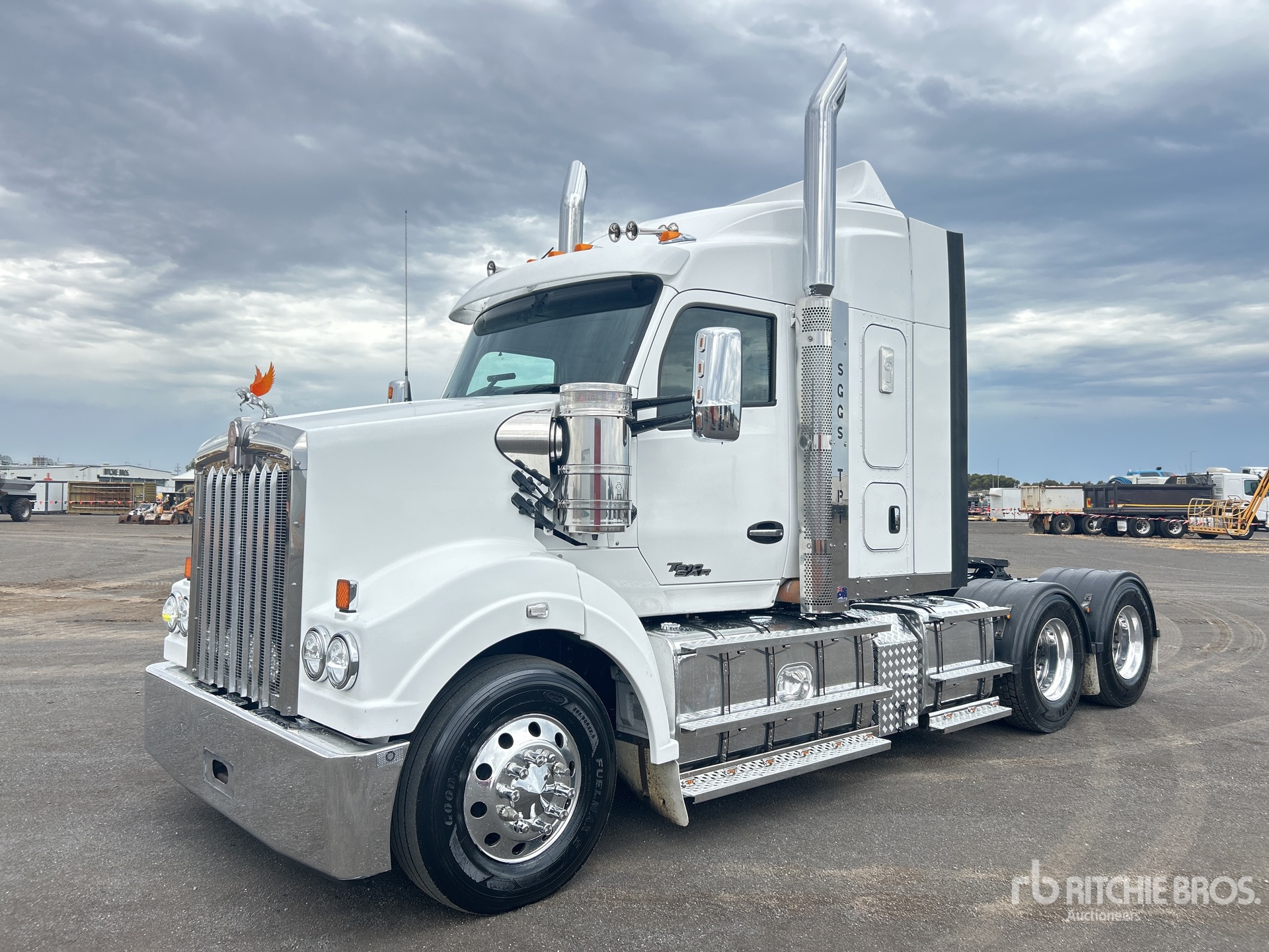 General Appearance with Picture, Right Front Corner