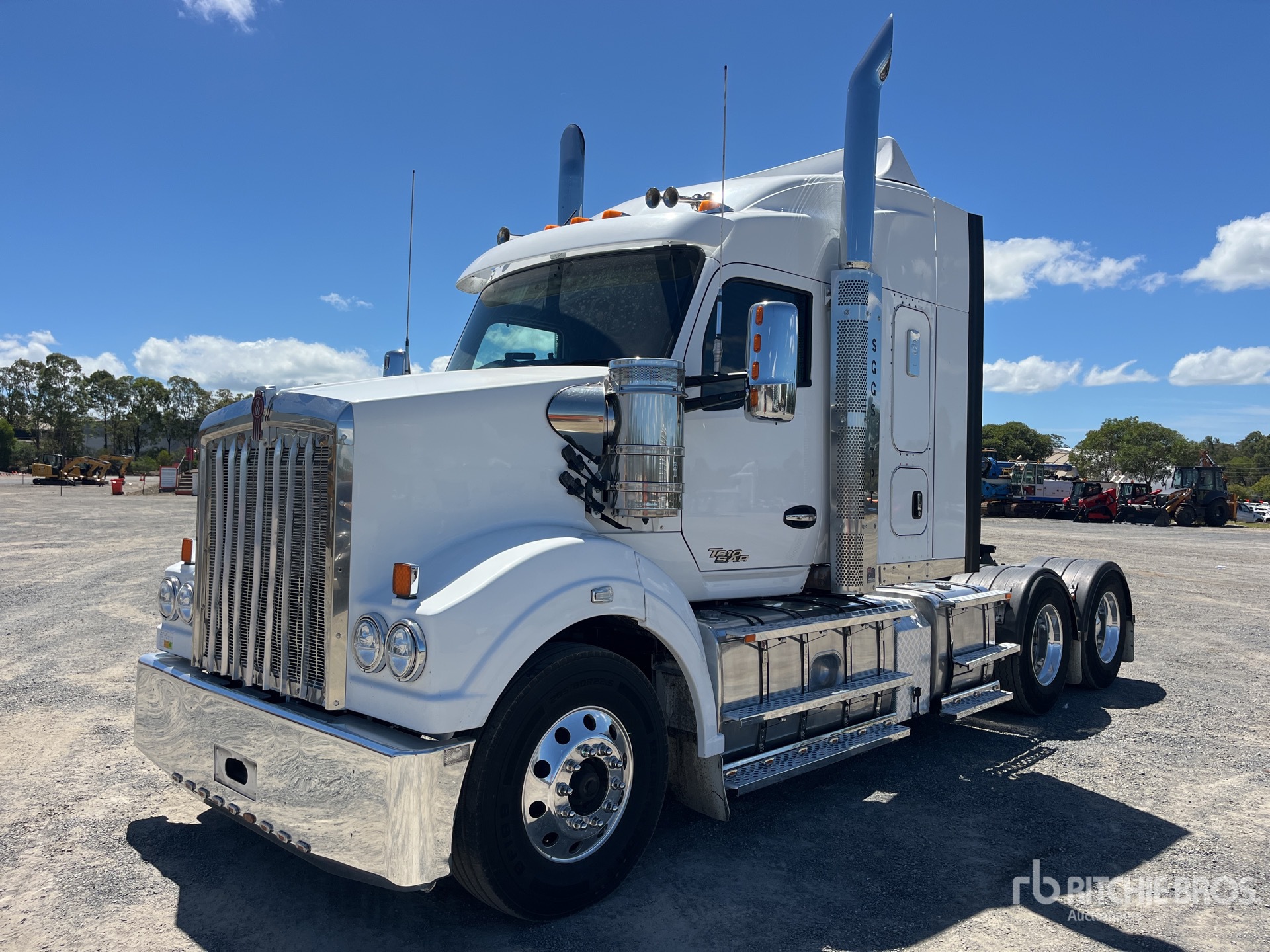 General Appearance with Picture, Right Front Corner