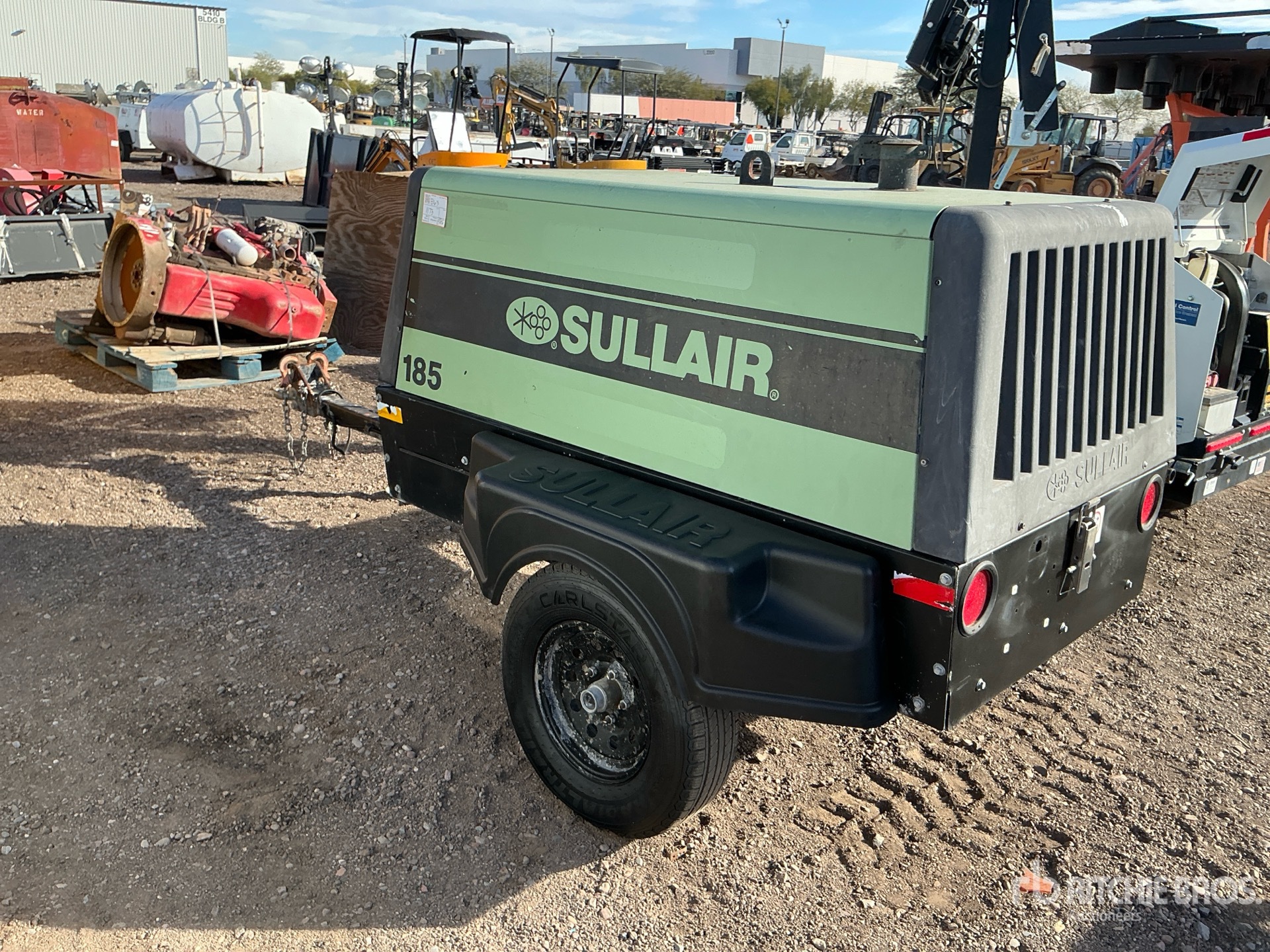 General Appearance with Bild, Ecke hinten links