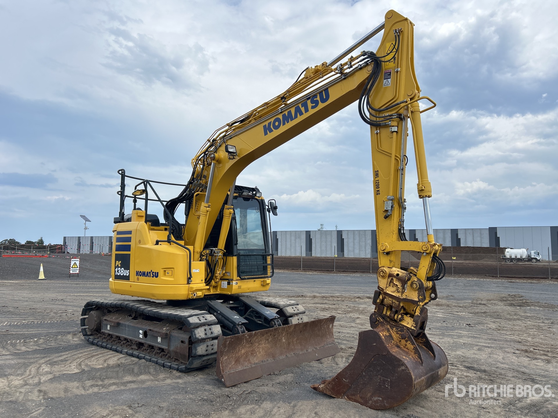 General Appearance with Picture, Right Front Corner