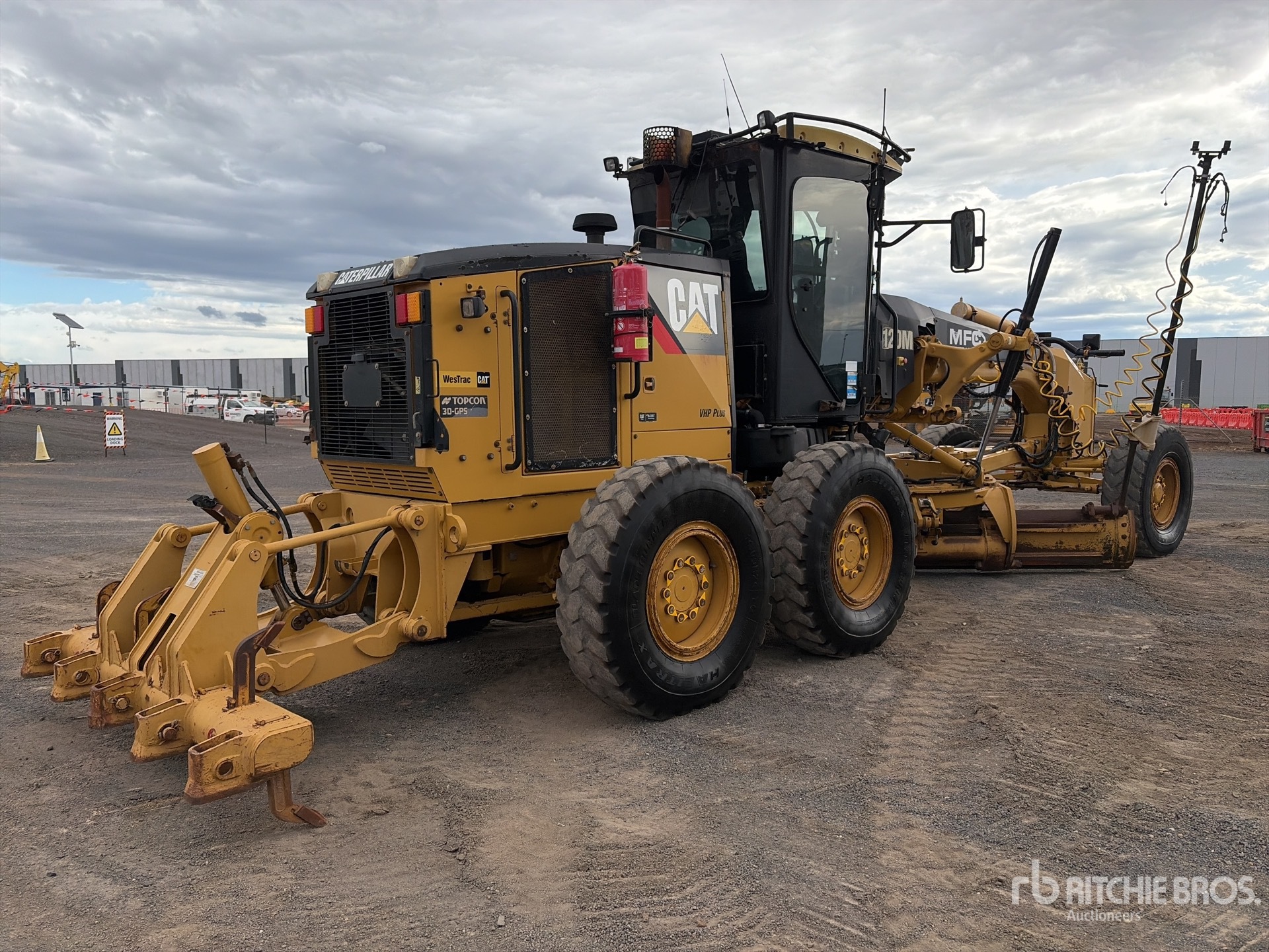 General Appearance with Foto, angolo anteriore sinistro