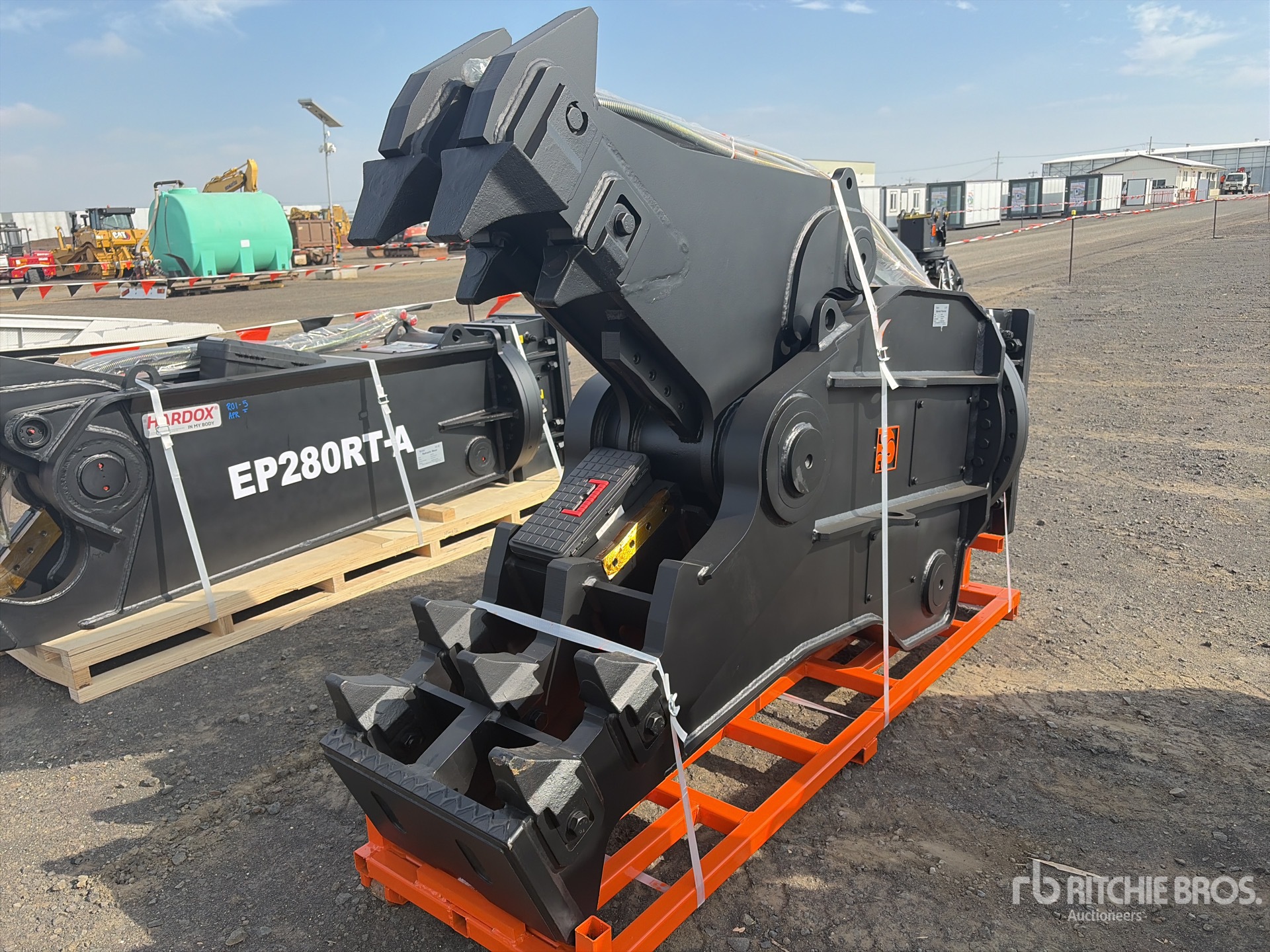 General Appearance with Picture, Left Front Corner