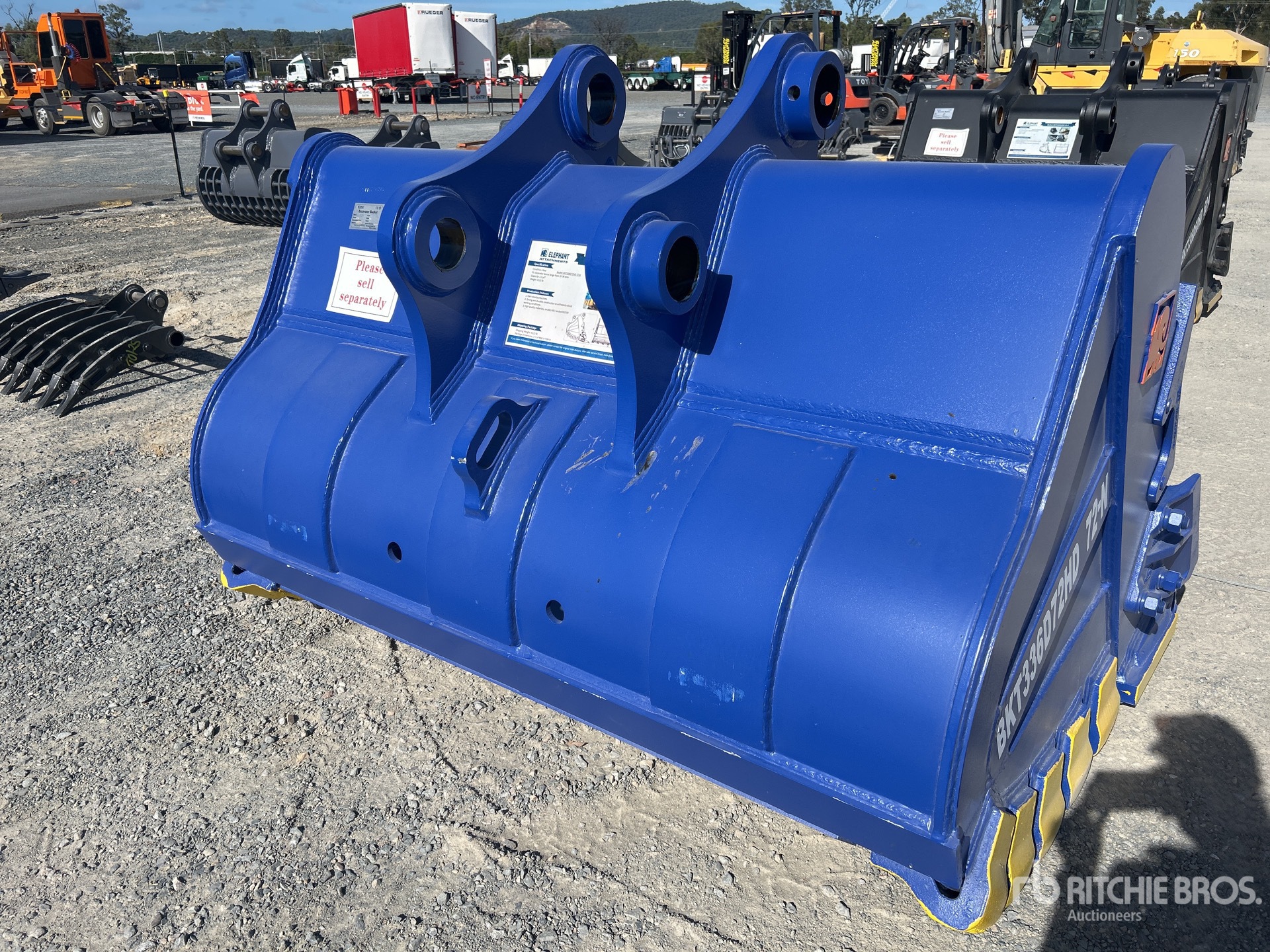 General Appearance with Picture, Right Rear Corner