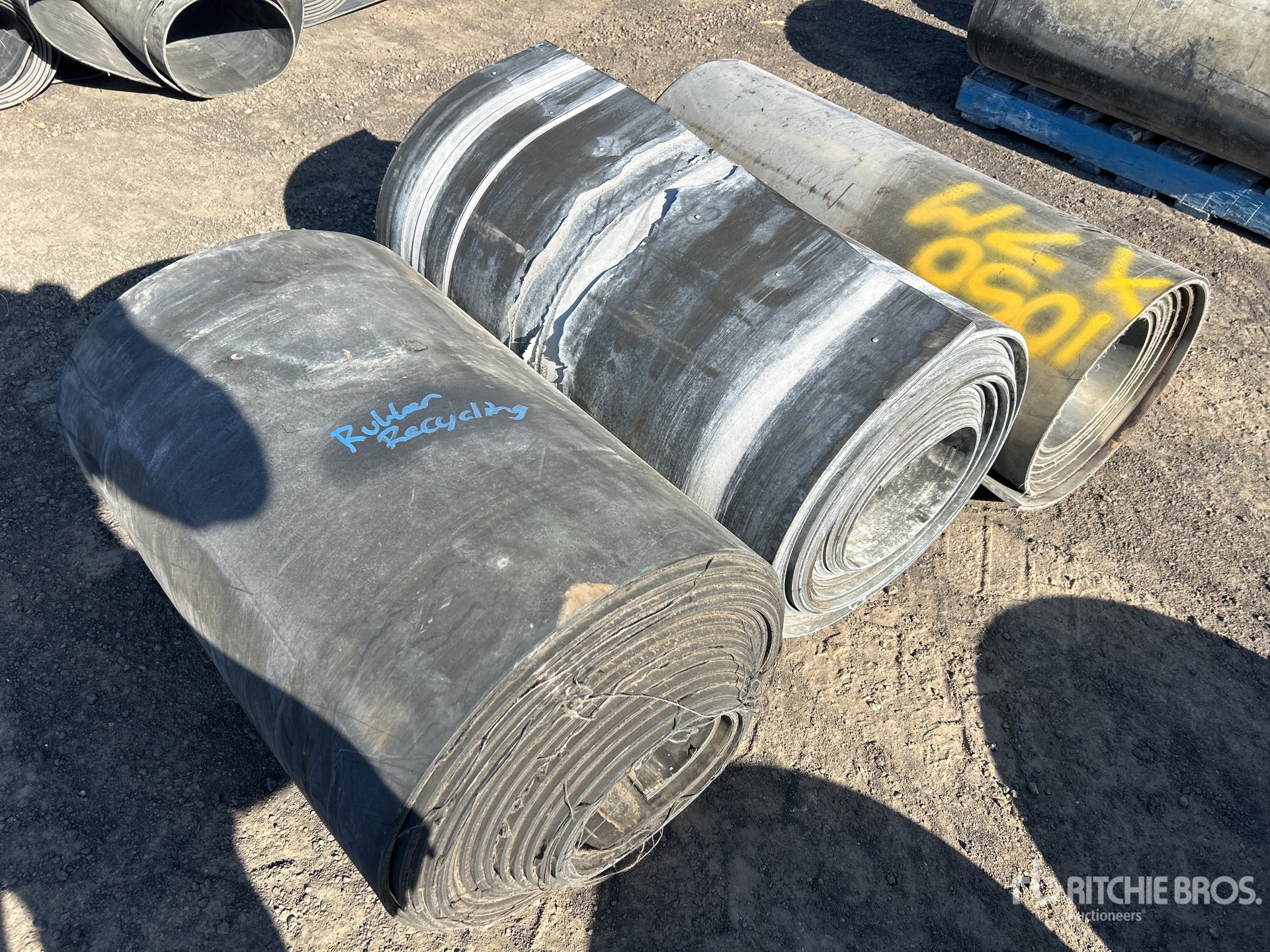 Aspect général with Image, coin avant droit