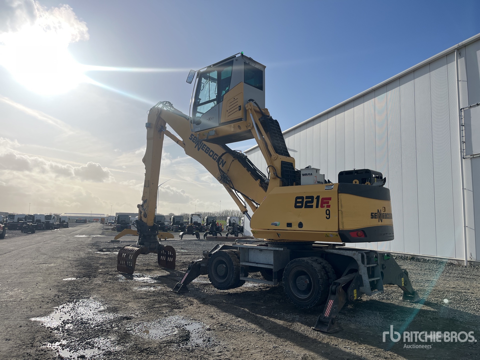 General Appearance with Picture, Left Rear Corner