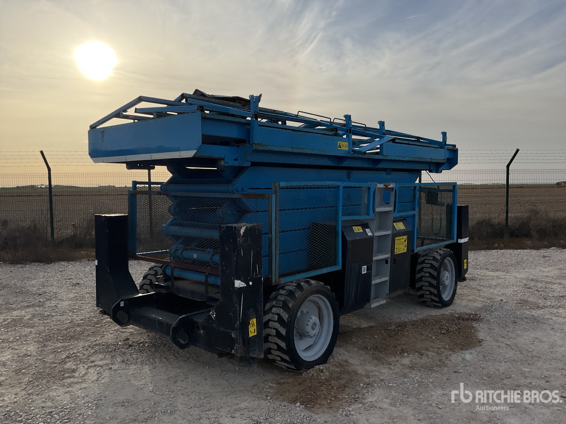 General Appearance with Imagen: esquina delantera izquierda