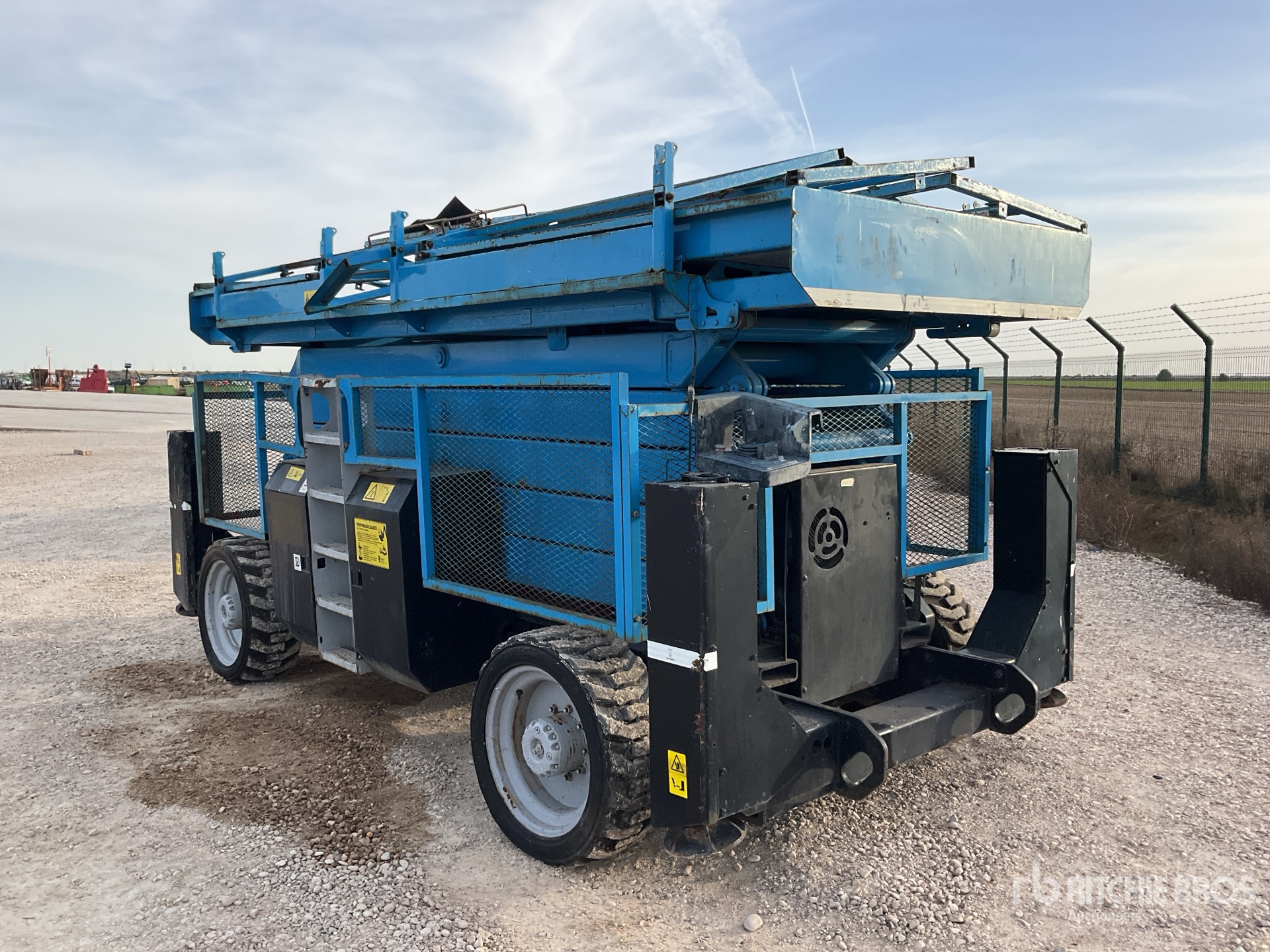 General Appearance with Imagen: esquina trasera izquierda