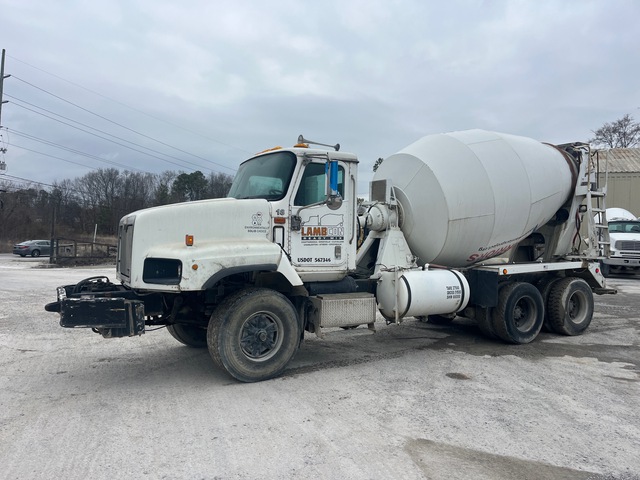 2000 International PayStar 5600i 6x4 Mixer Truck