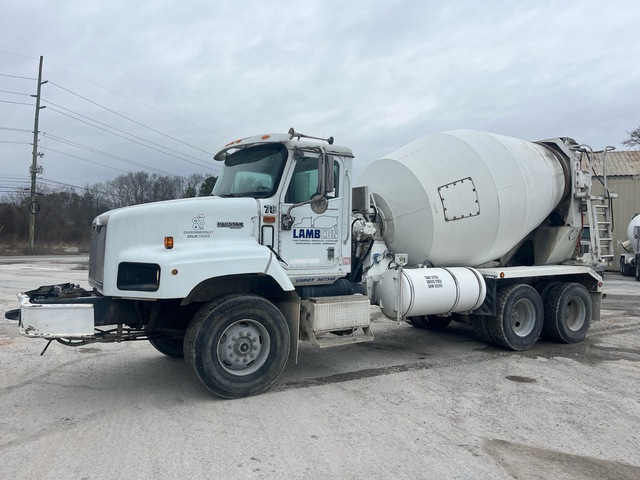 2007 International PayStar 5600i 6x4 Mixer Truck