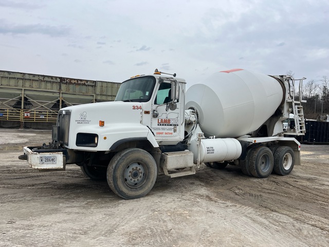 2005 International PayStar 5600i 6x4 Mixer Truck