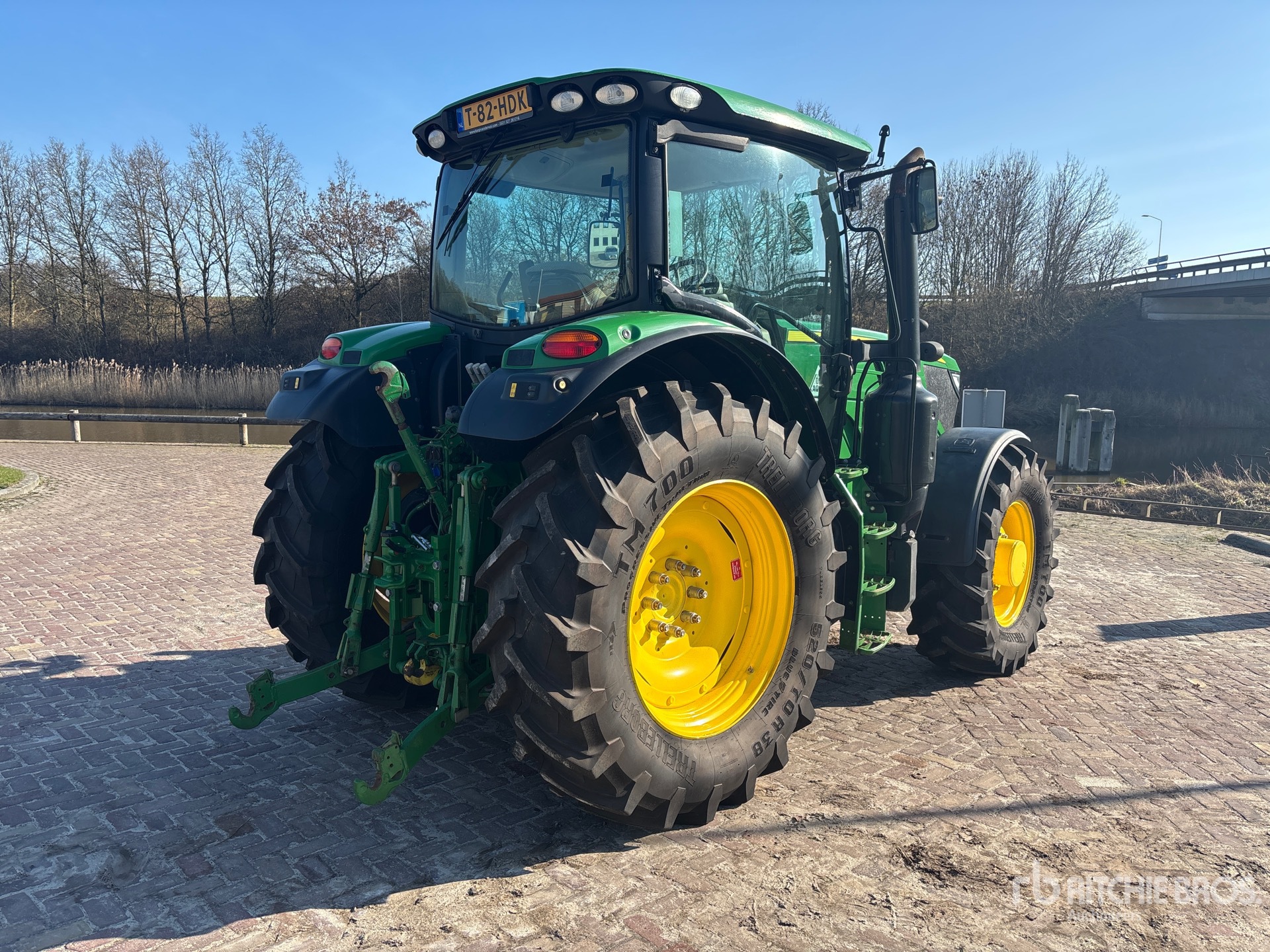 General Appearance with Bild, Ecke hinten rechts