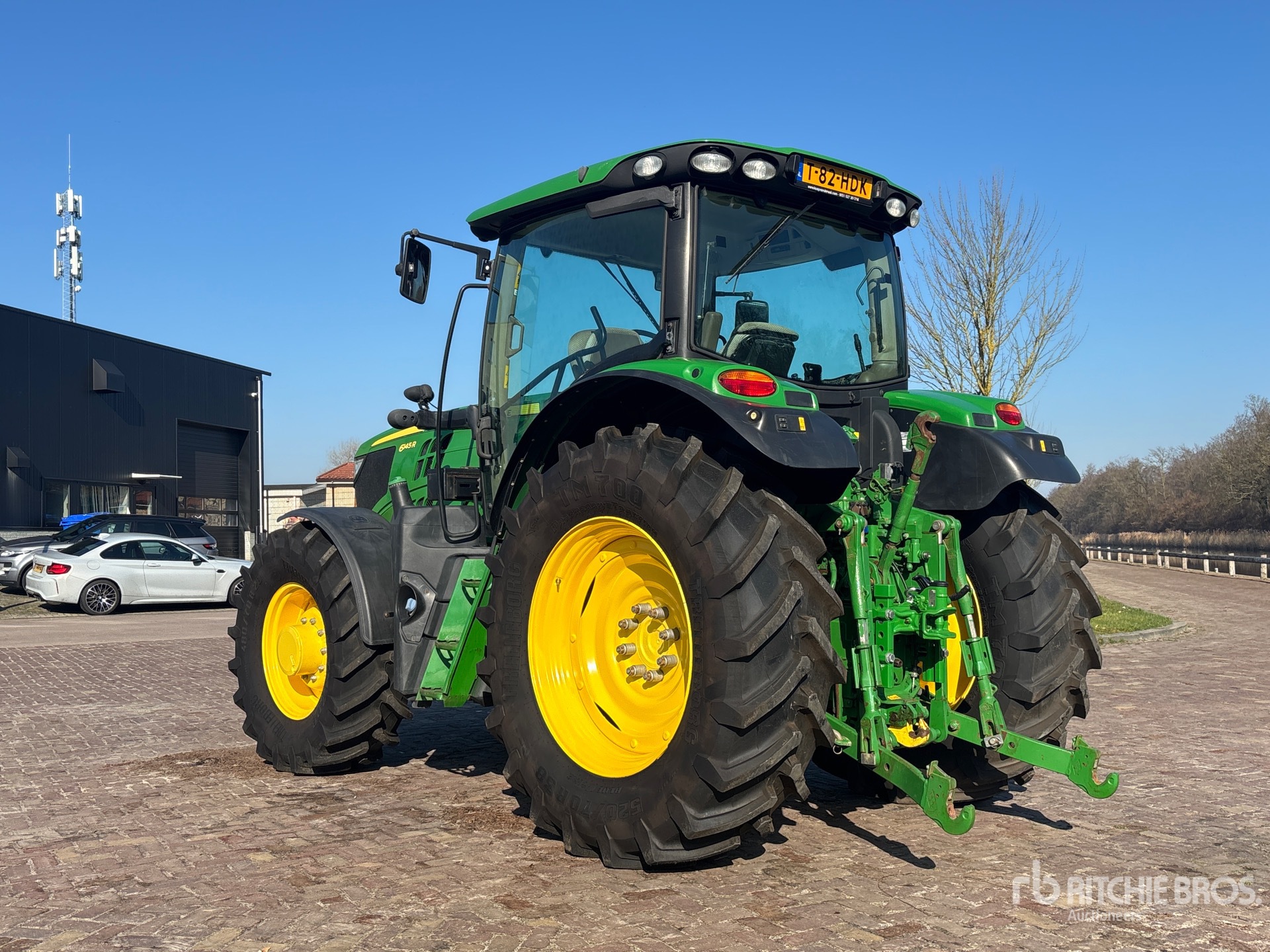 General Appearance with Bild, Ecke hinten links