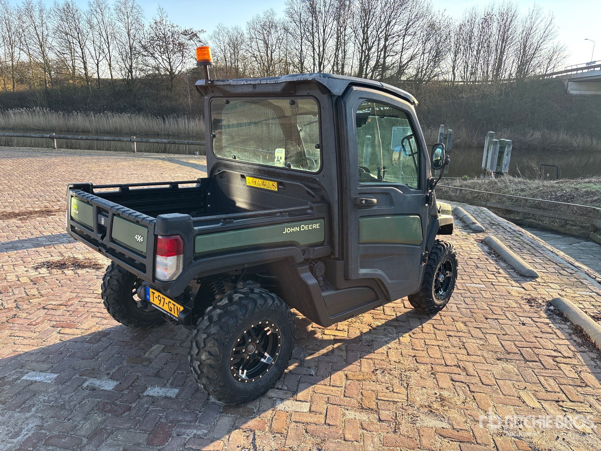 General Appearance with Image, coin arrière gauche