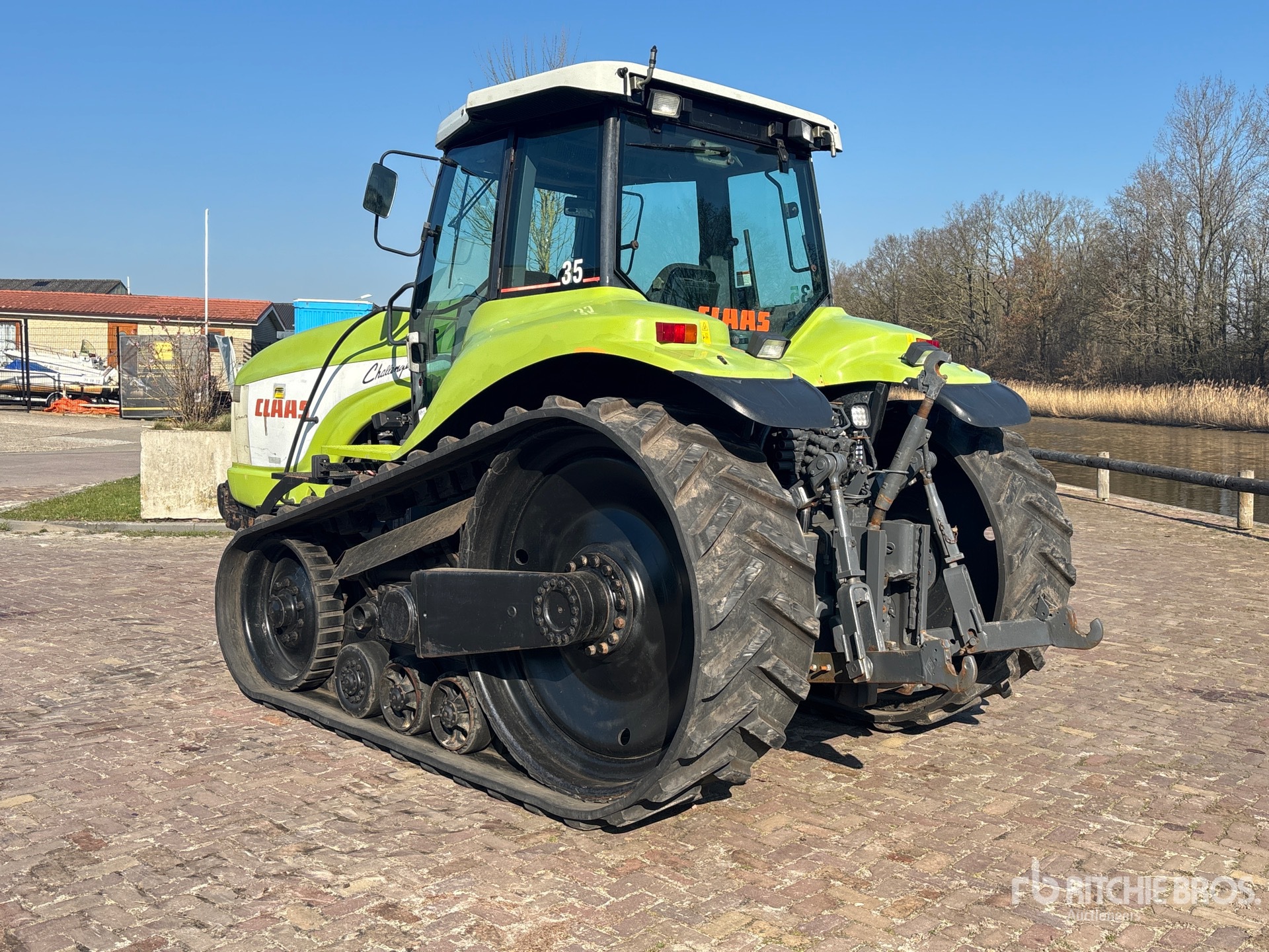 General Appearance with Foto, angolo posteriore sinistro